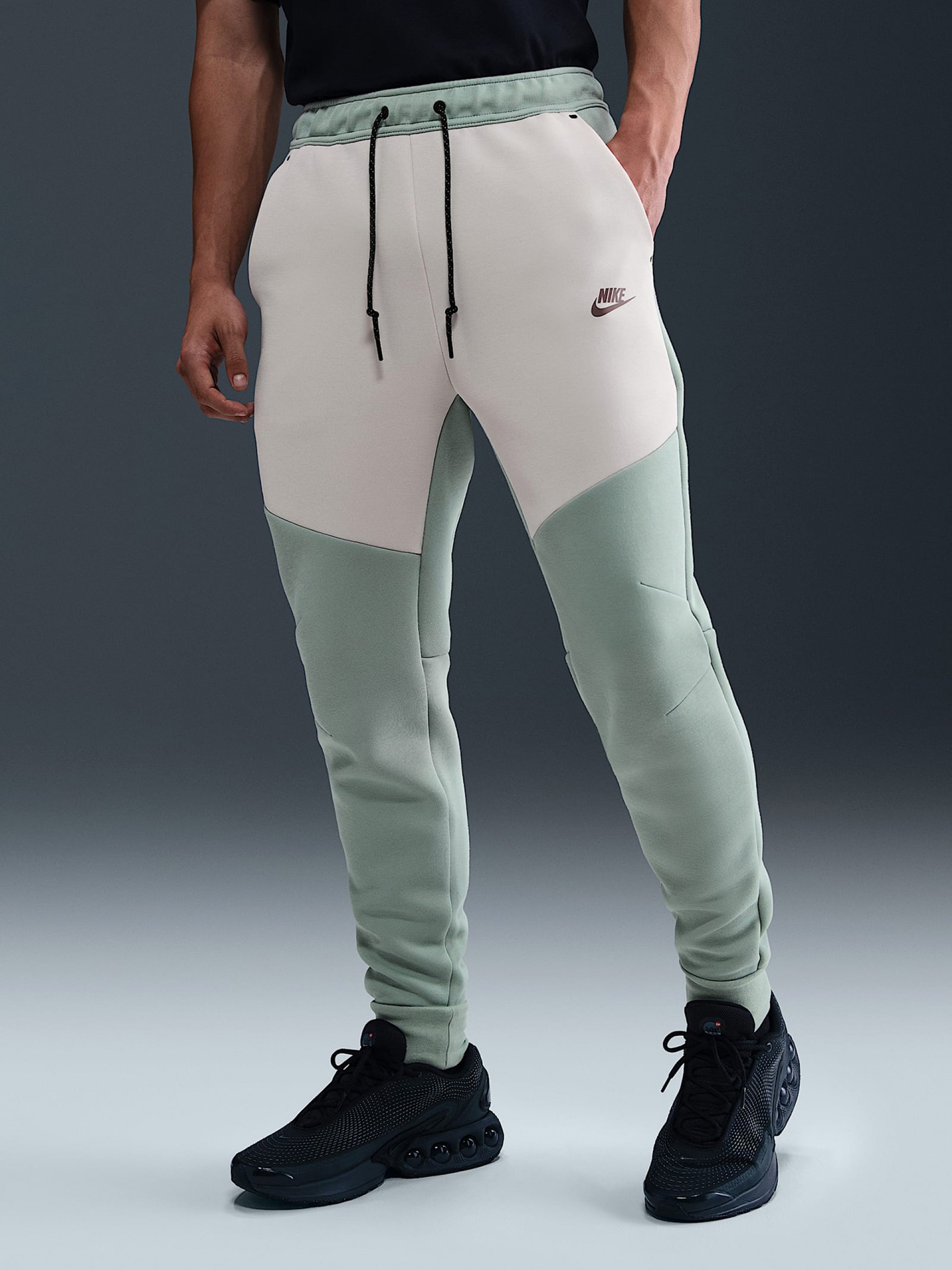 Pantalones Nike Tech Fleece Slim Fit Verdes y Beige Para Hombre
