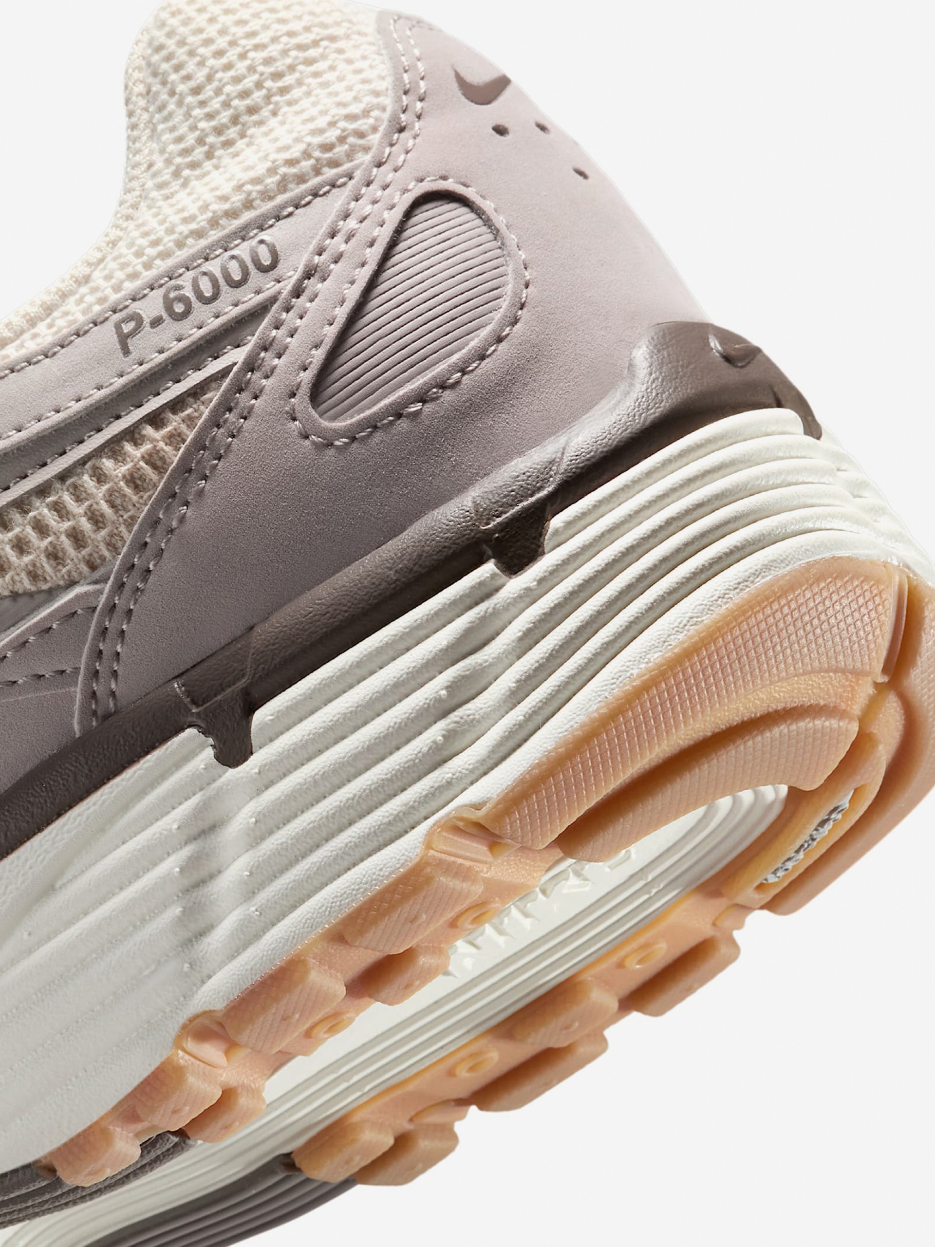 Zapatillas Nike P-6000 SE Beige y Grises Para Hombre