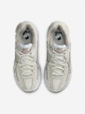 Sapatilhas Nike Zoom Vomero 5 Bege e Brancas Para Mulher