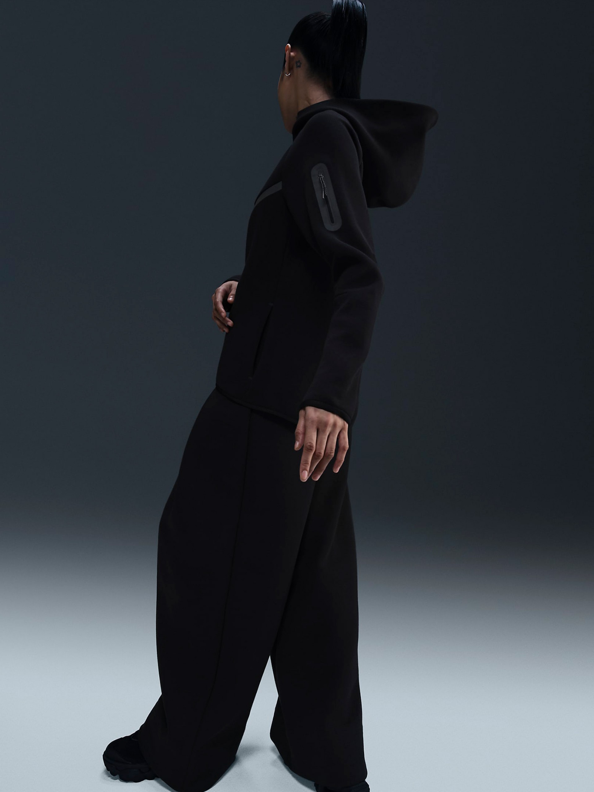 Nike Sportswear Tech Fleece Windrunner Black Hooded Jacket For Women