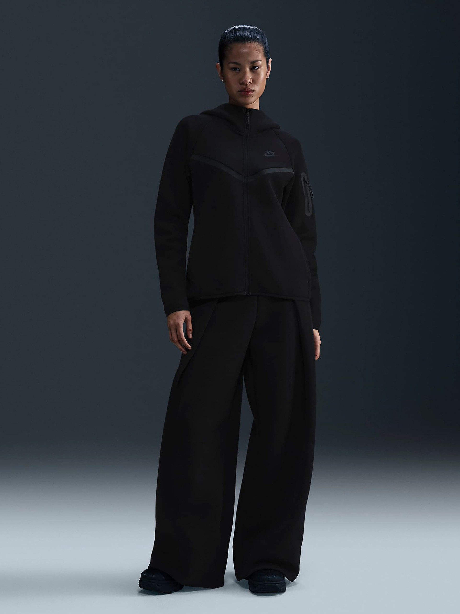 Nike Sportswear Tech Fleece Windrunner Black Hooded Jacket For Women