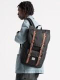 Mochila Herschel Little America 30L Preta