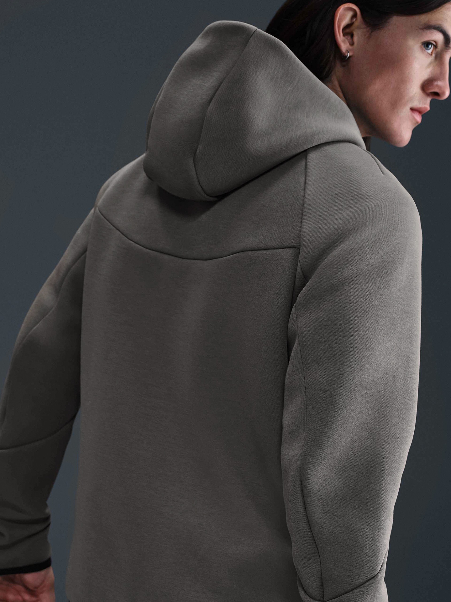Chaqueta con Capucha Nike Tech Fleece Windrunner Gris y Negra Para Hombre