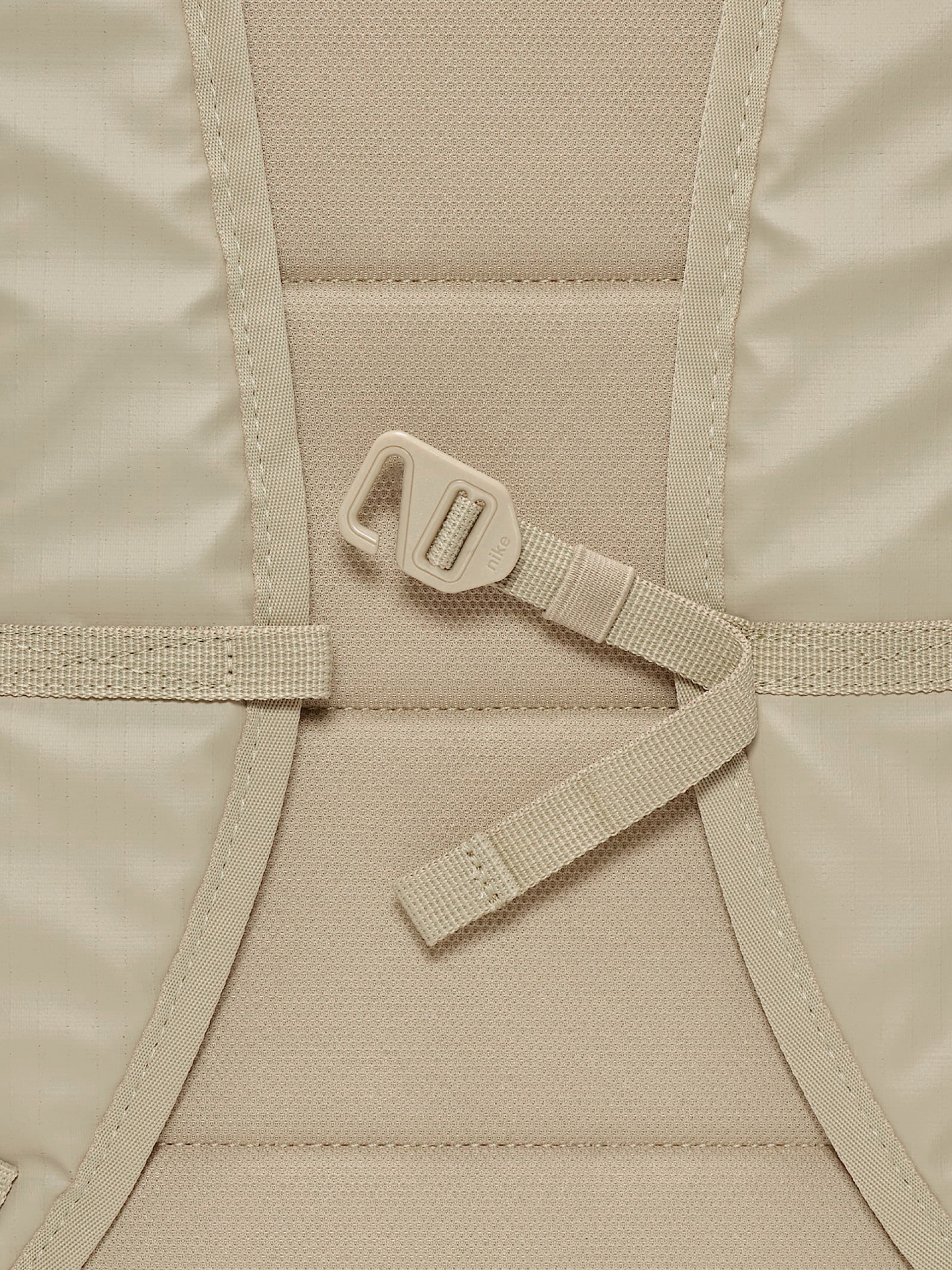 Mochila Nike Heritage Winterized 23L Caqui