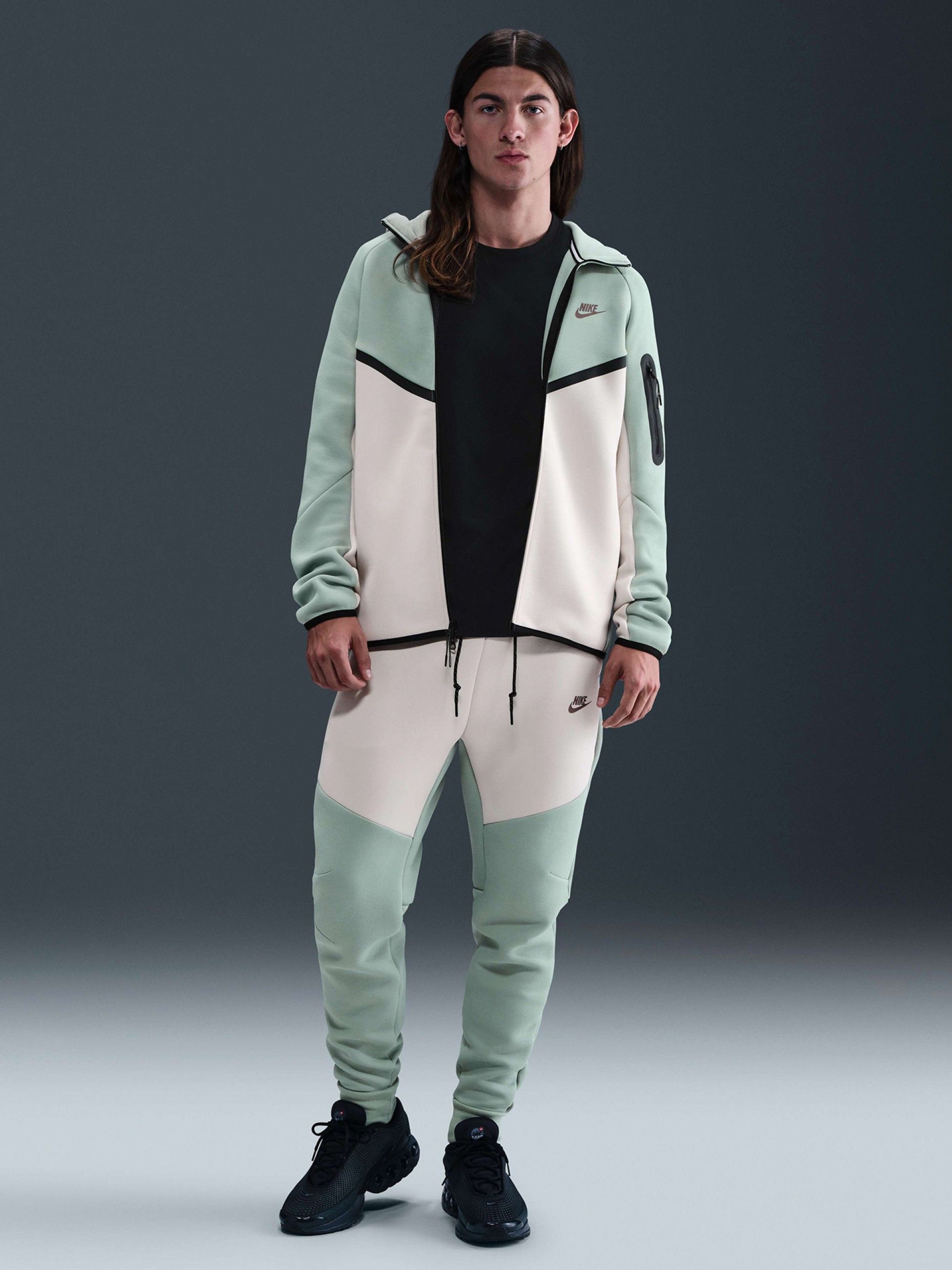 Chaqueta con Capucha Nike Tech Fleece Windrunner Verde y Beige Para Hombre