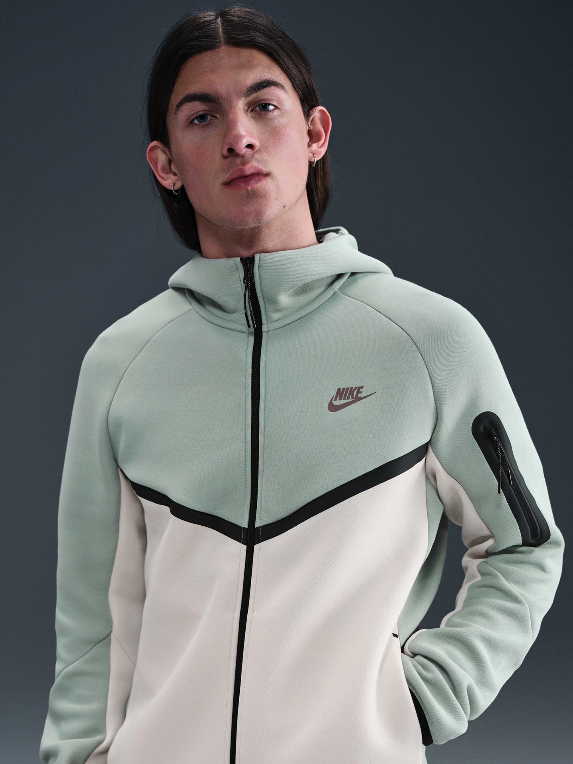 Casaco com Capuz Nike Tech Fleece Windrunner Verde e Bege Para Homem