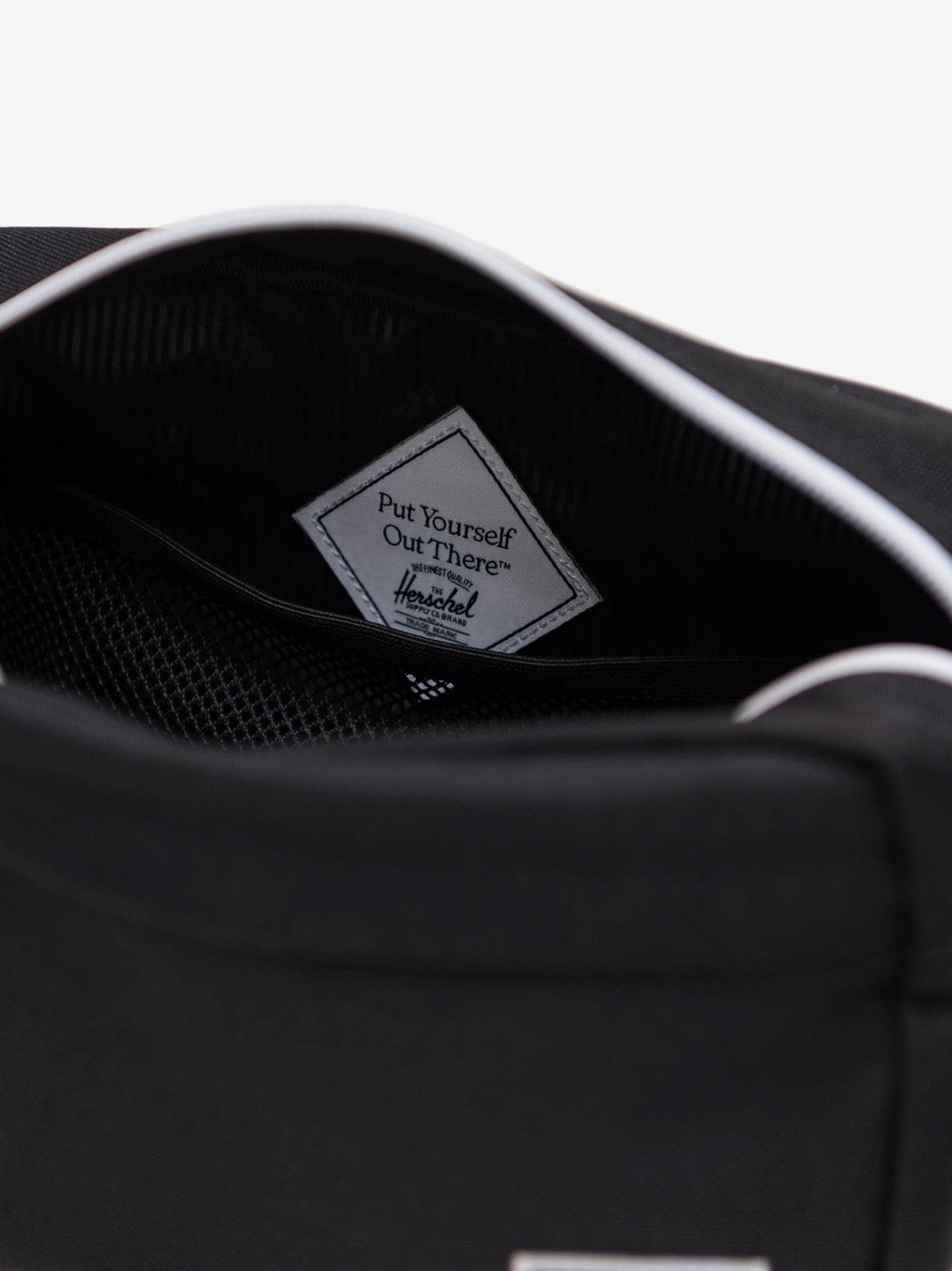 Necessaire Herschel Chapter Small Travel Kit Negro