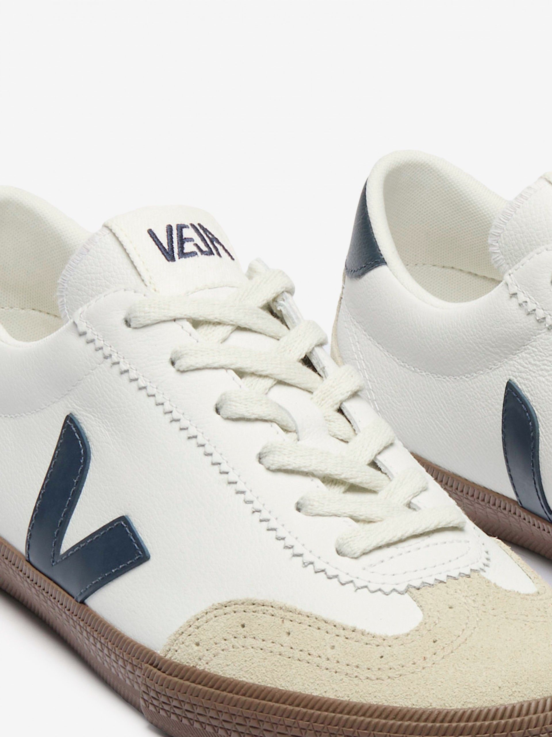 Zapatillas VEJA Volley Blancas y Azules