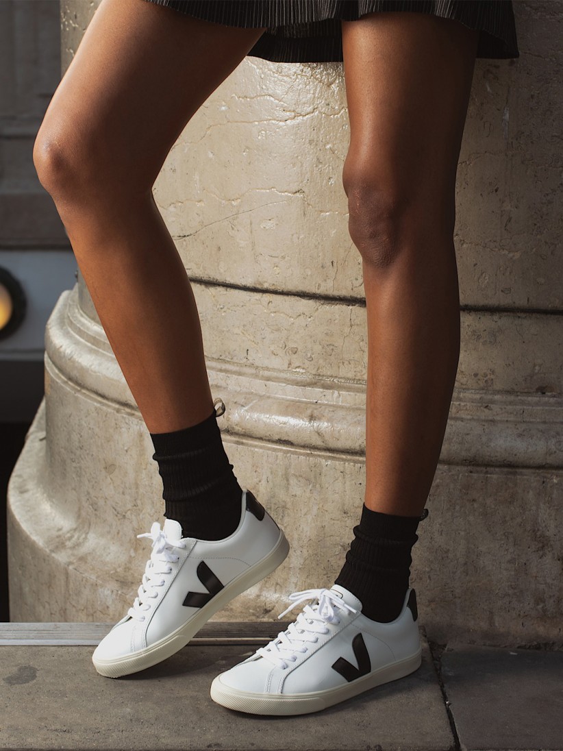 Sapatilhas VEJA Esplar Leather Brancas e Pretas