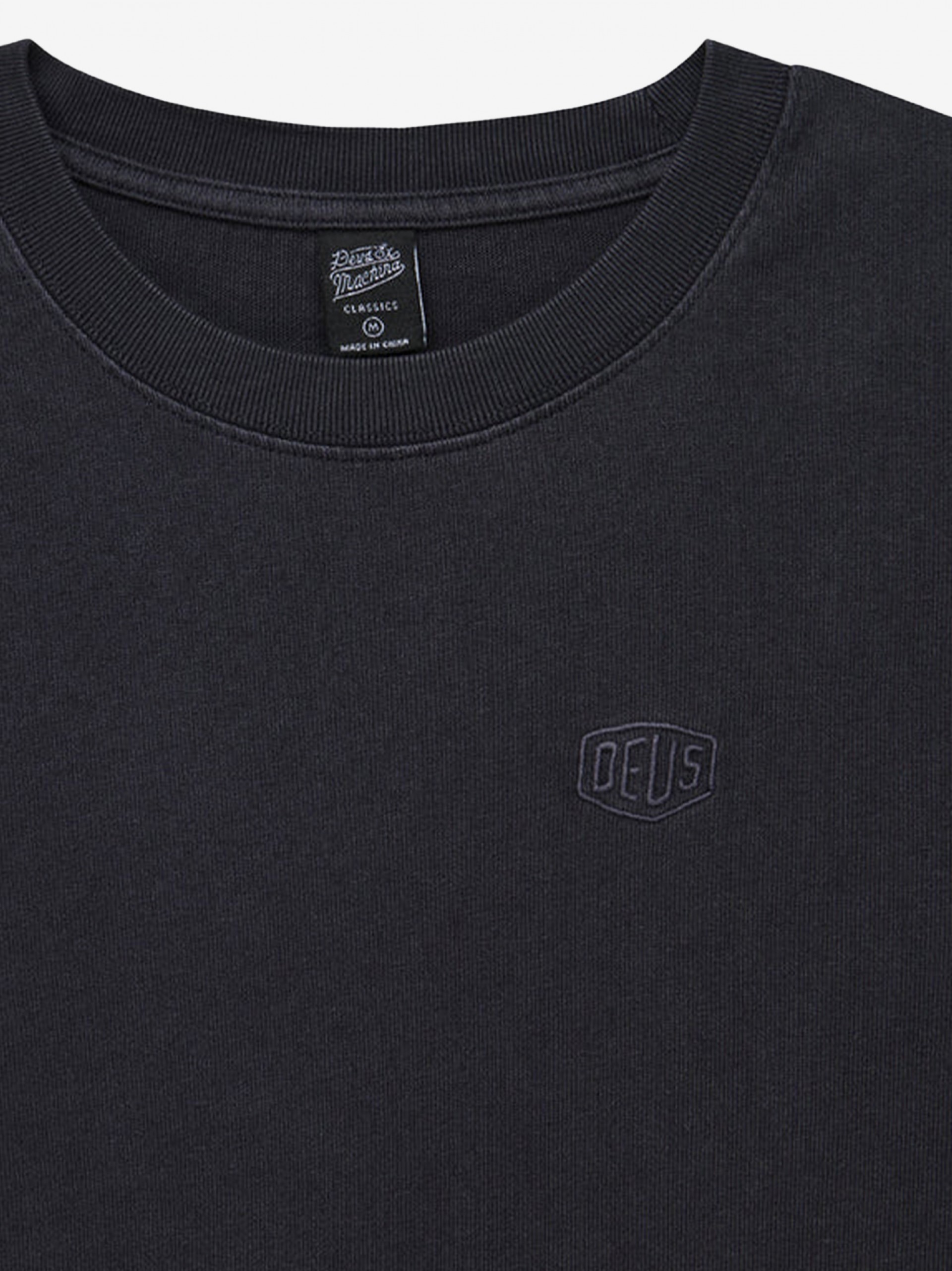 Camiseta Deus Ex Machina Shield Garment Dyed Negra