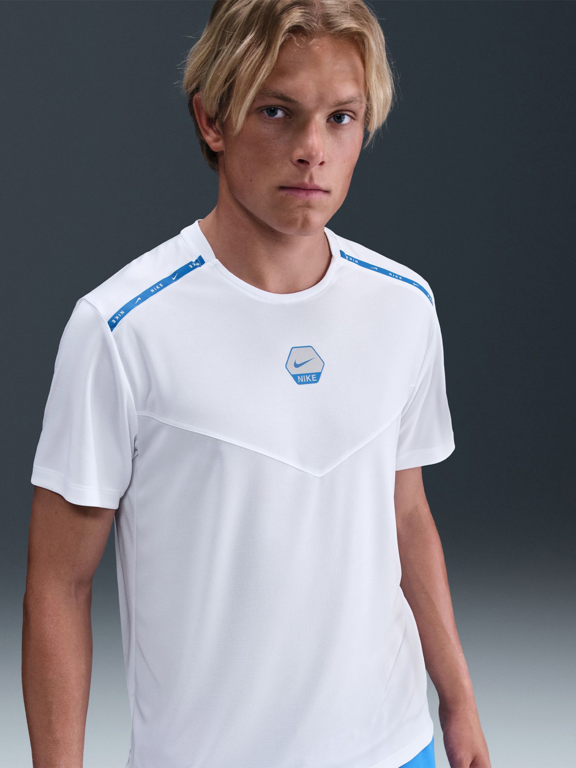 T-shirt Nike Sportswear Tape Branca Para Homem