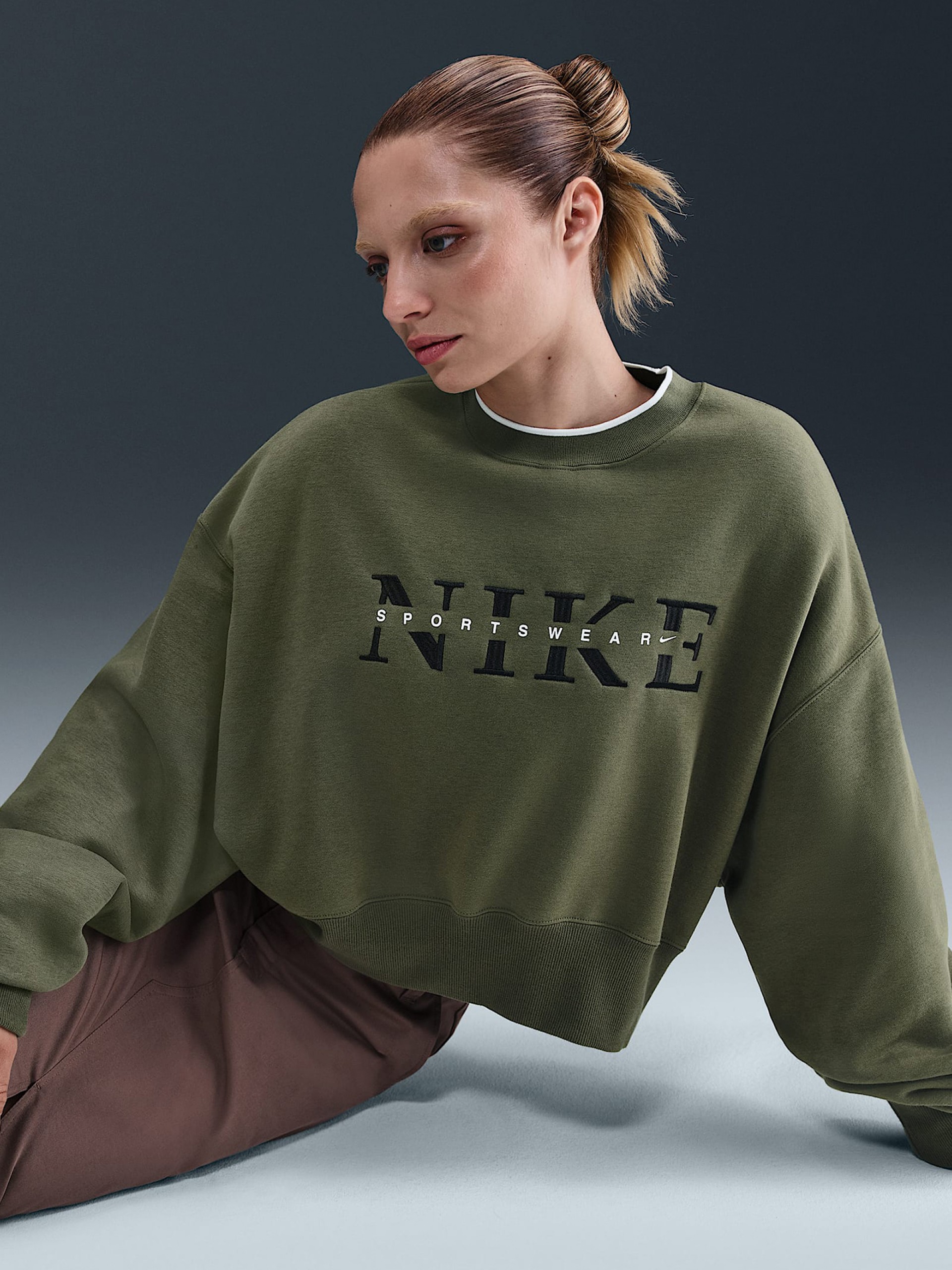 Nike Sportswear Phoenix Fleece Green Sweater For Women