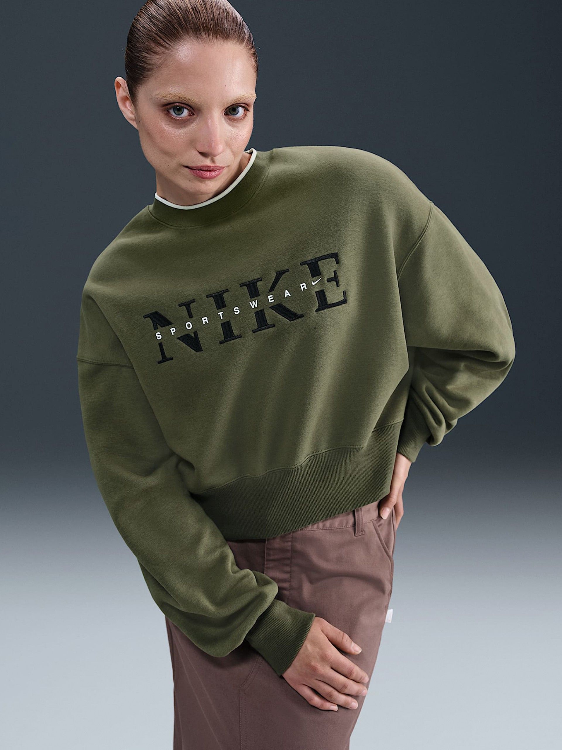 Nike Sportswear Phoenix Fleece Green Sweater For Women