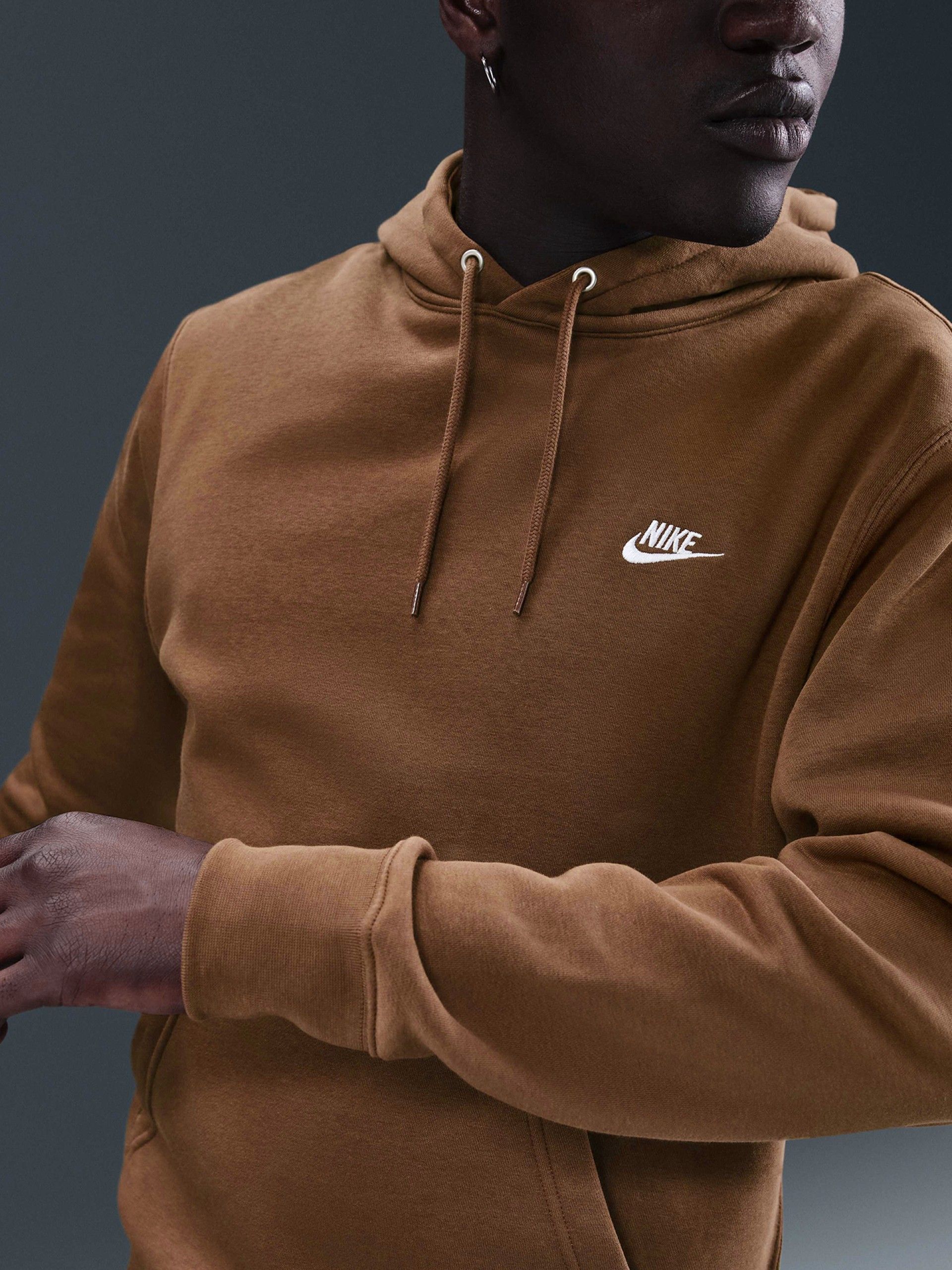 Camisola com Capuz Nike Club Fleece Castanha Para Homem
