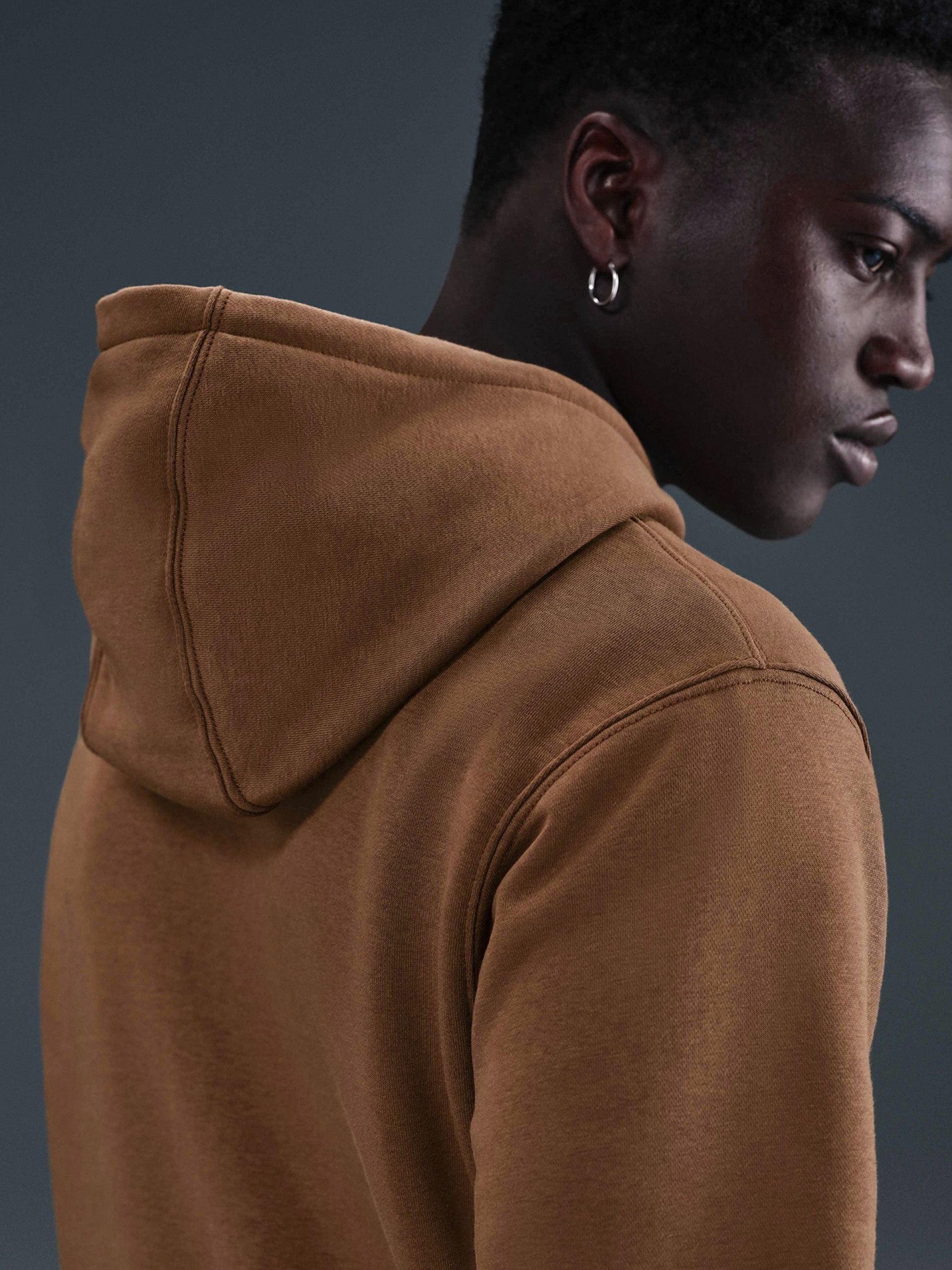 Camisola com Capuz Nike Club Fleece Castanha Para Homem