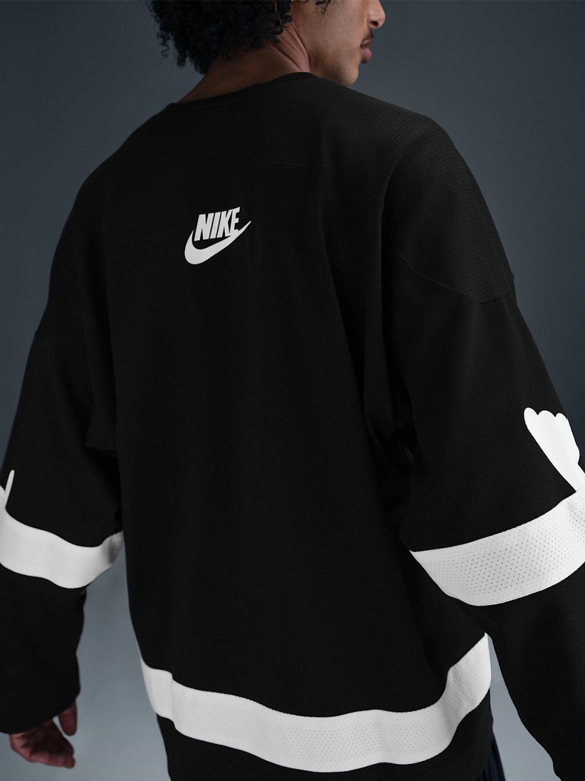 Camisola Nike Sportswear Club Preta e Branca Para Homem