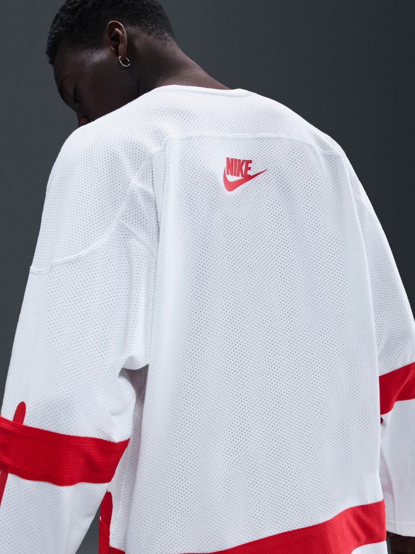 Camisola Nike Sportswear Club Branca e Vermelha Para Homem