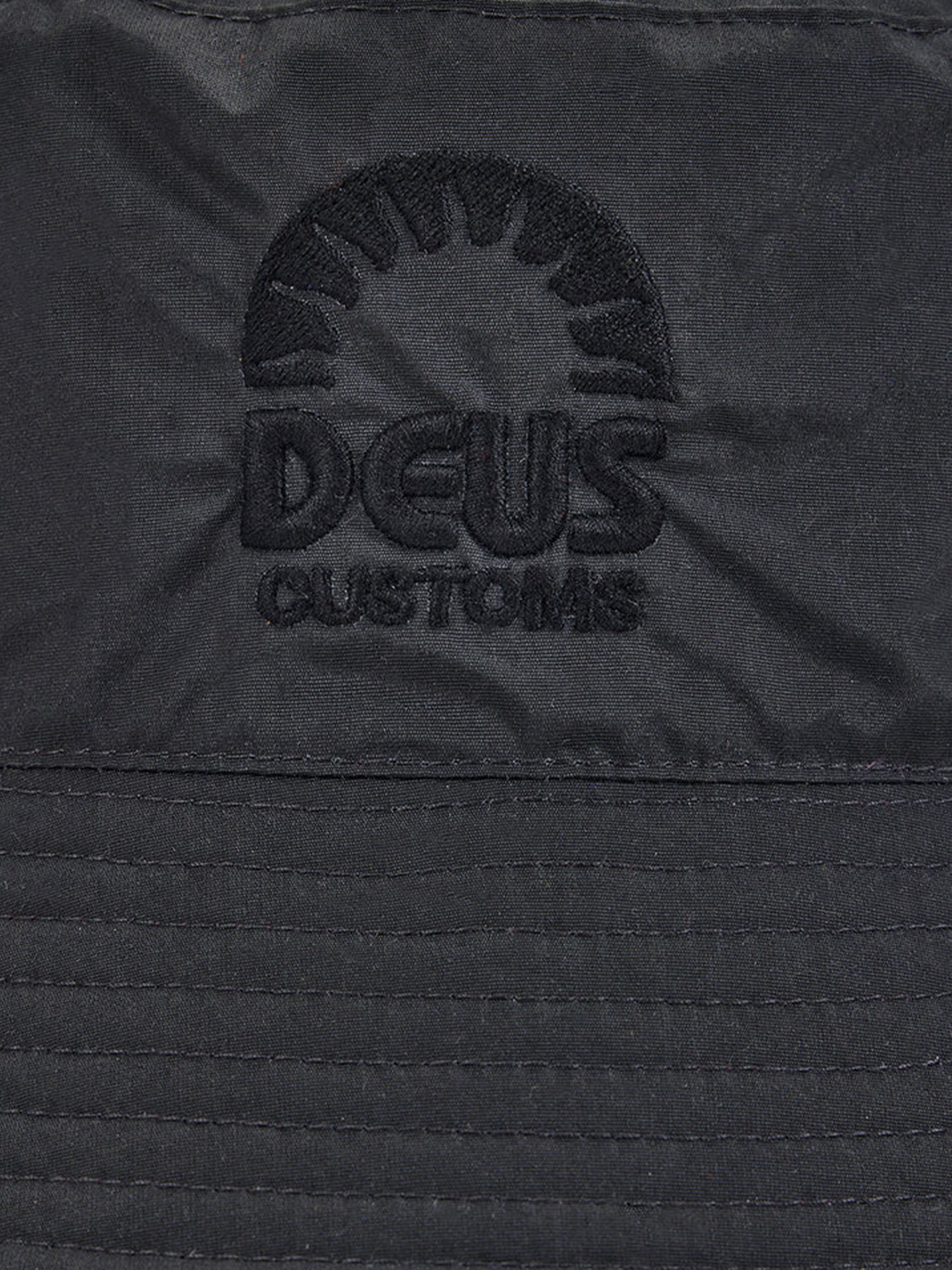 Chapéu Deus Ex Machina Cruze Reversível Preto e Rosa