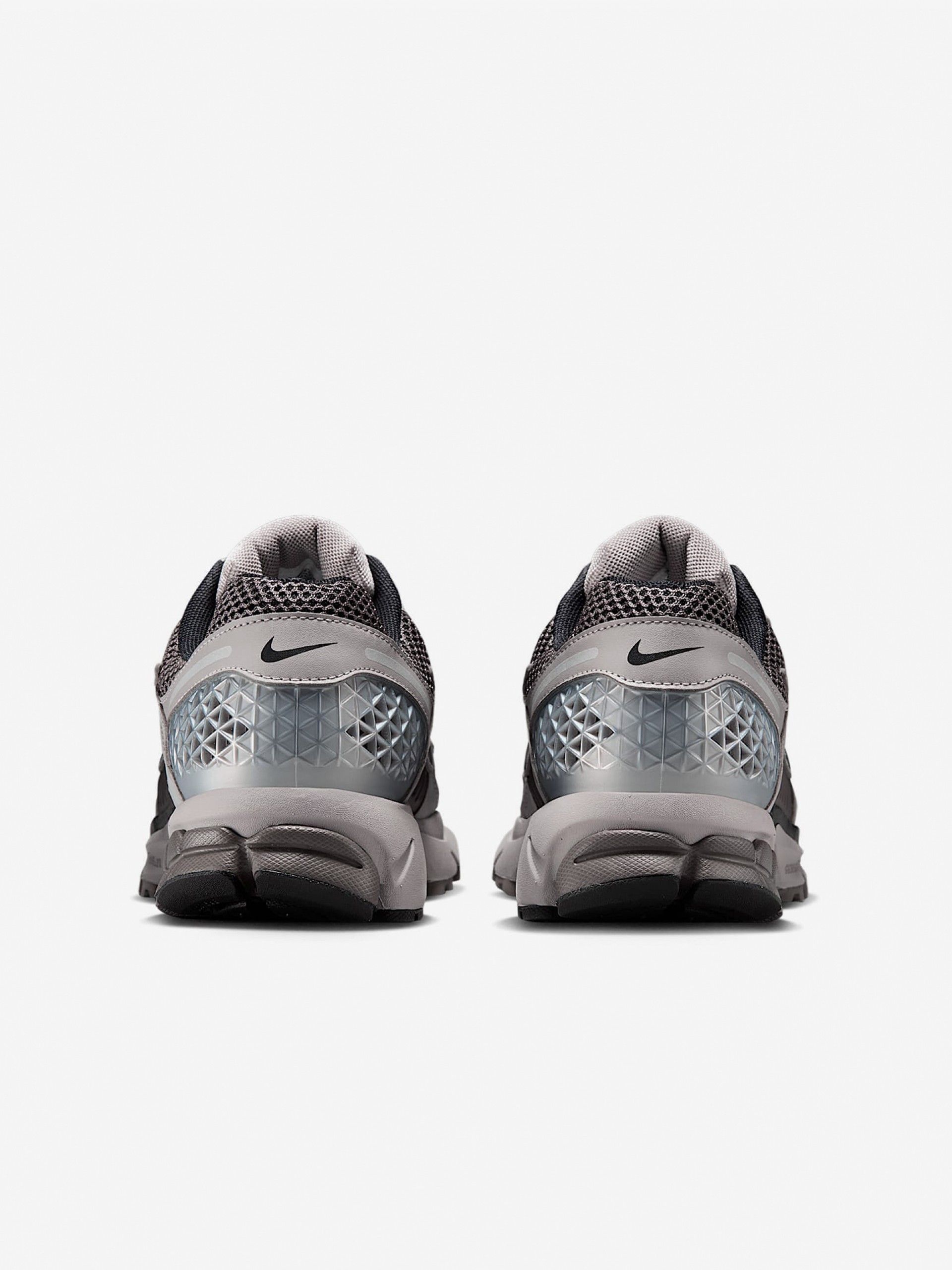 Nike Zoom Vomero 5 Grey Sneakers For Men