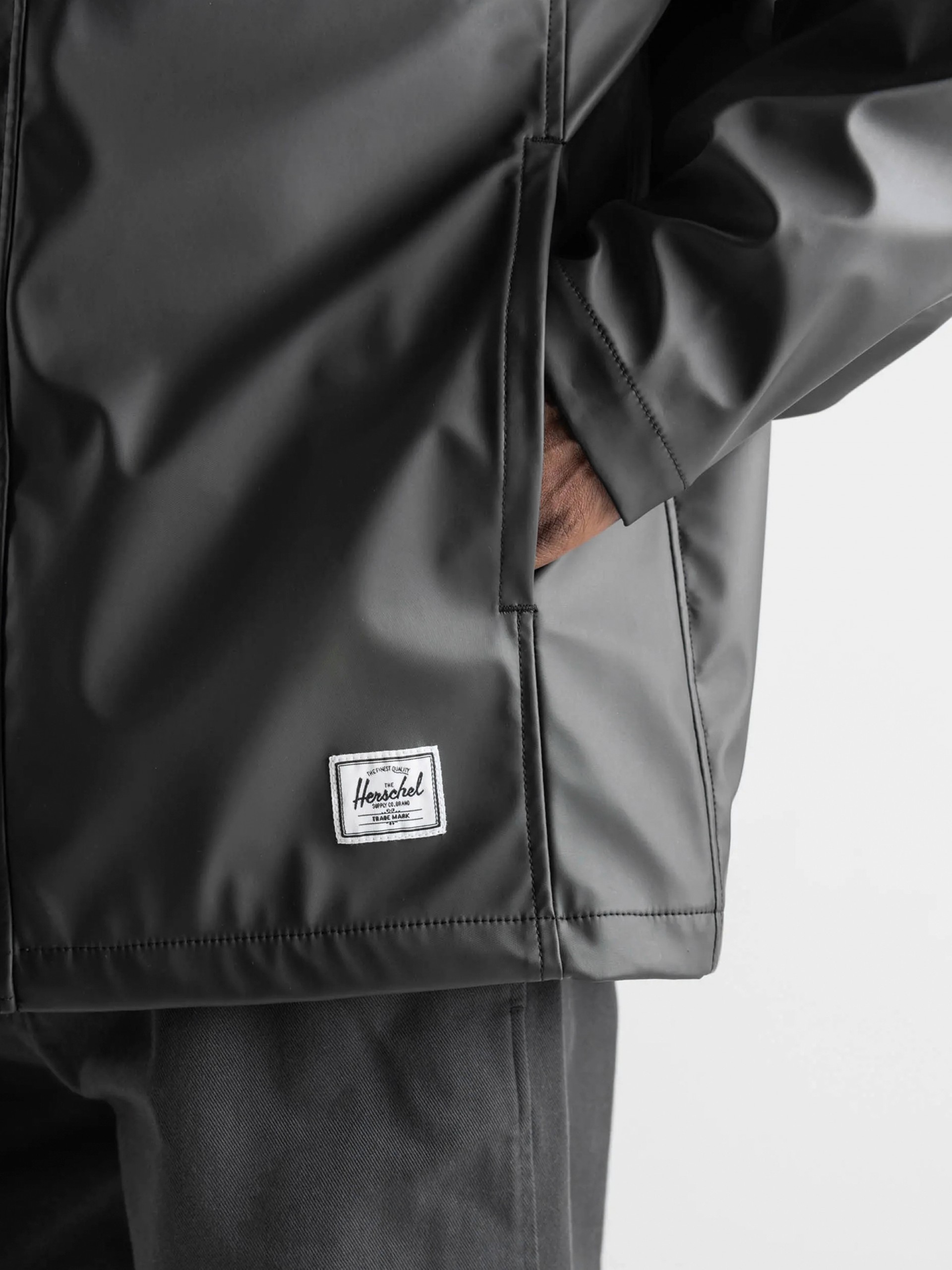 Chaqueta con Capucha Herschel Classic Rain Negra