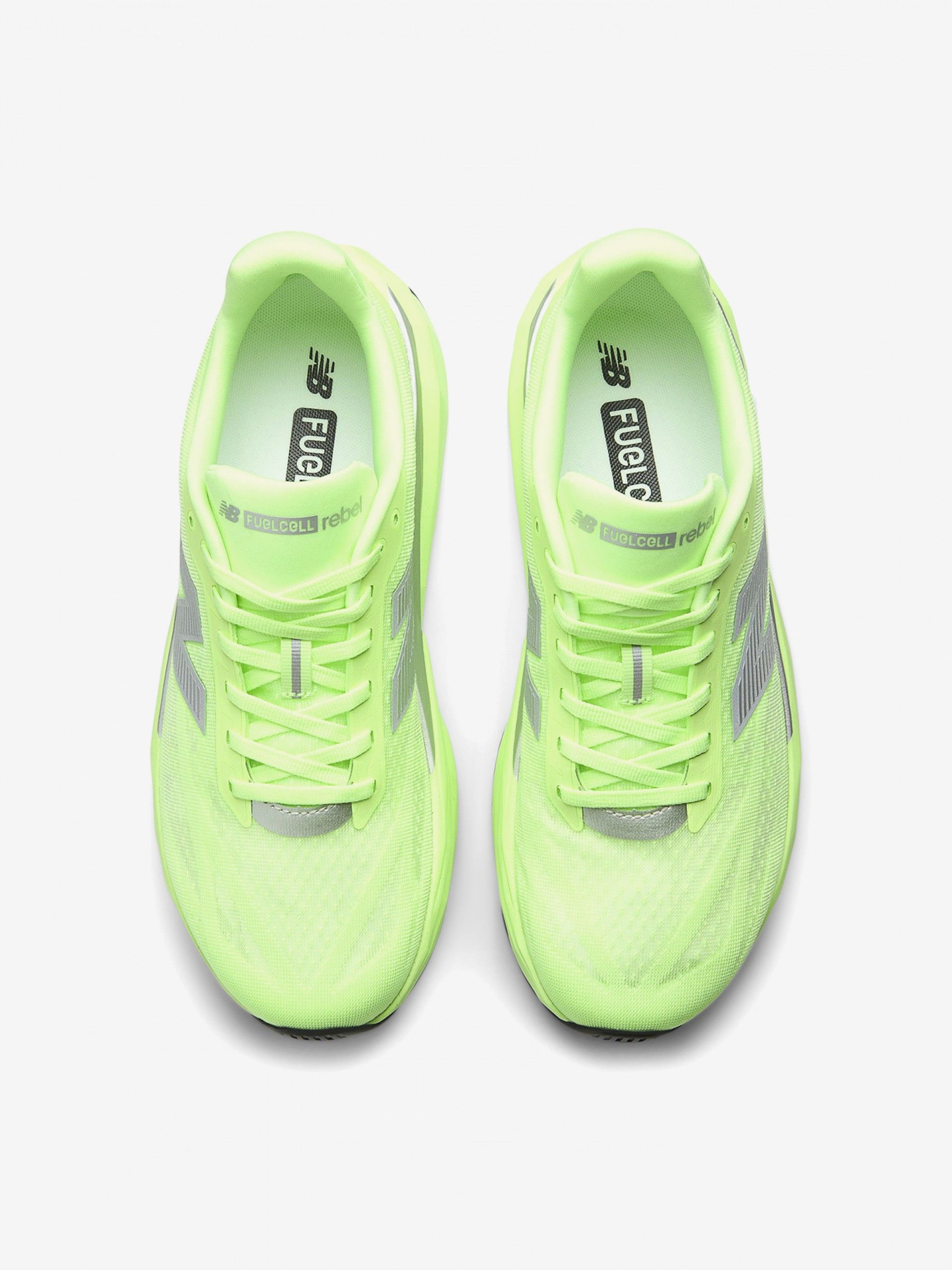 Zapatillas New Balance FuelCell Rebel v5 Verdes y Plateadas Para Hombre