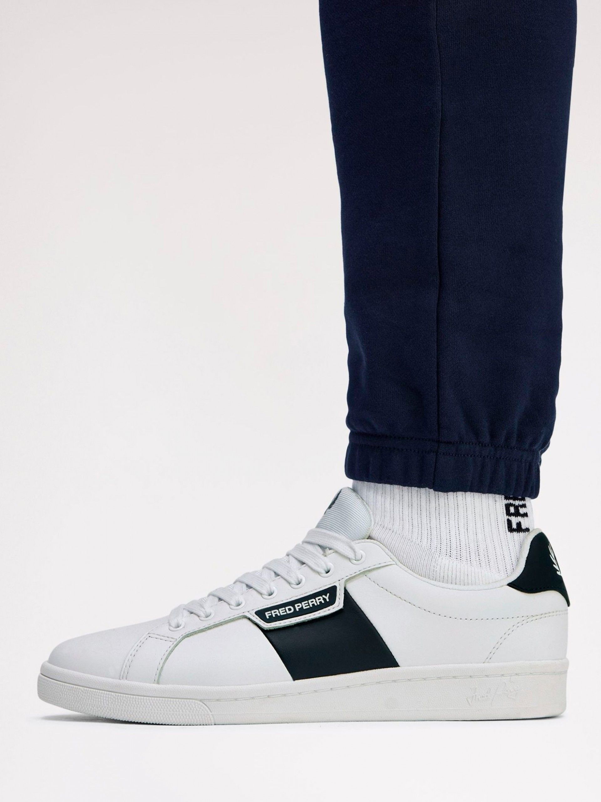 Sapatilhas Fred Perry B721 Em Couro Brancas e Azuis