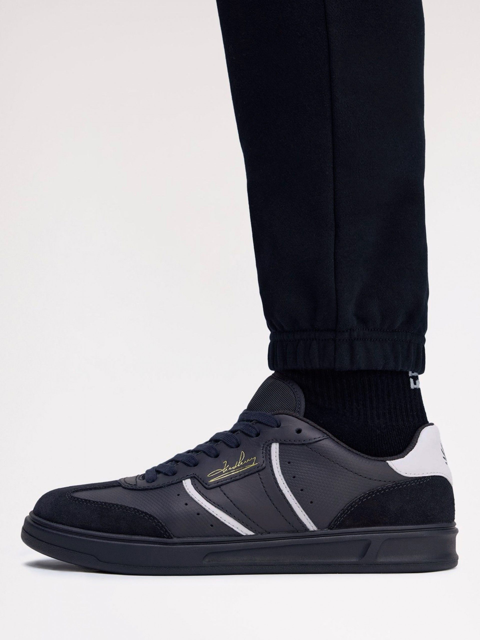 Fred Perry B4 Leather and Suede Blue Sneakers