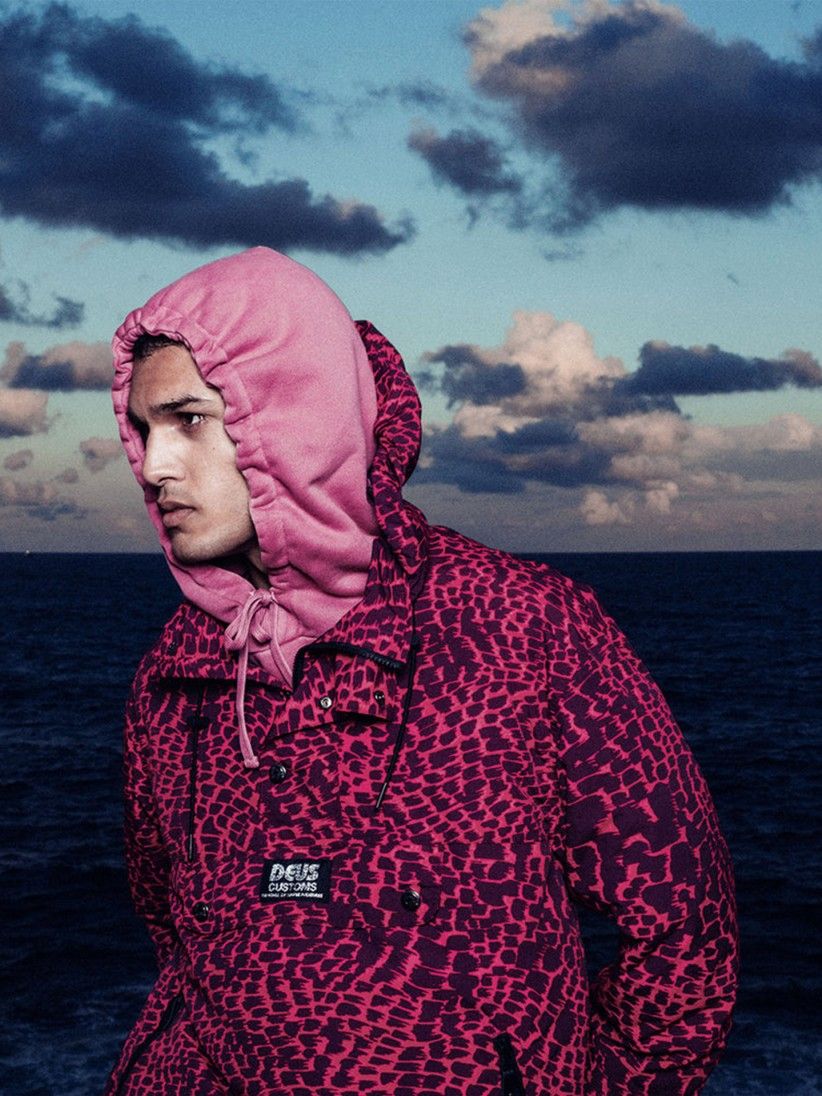 Chaqueta Cortavientos con Capucha Deus Ex Machina Zanzibar Estampada Rosa