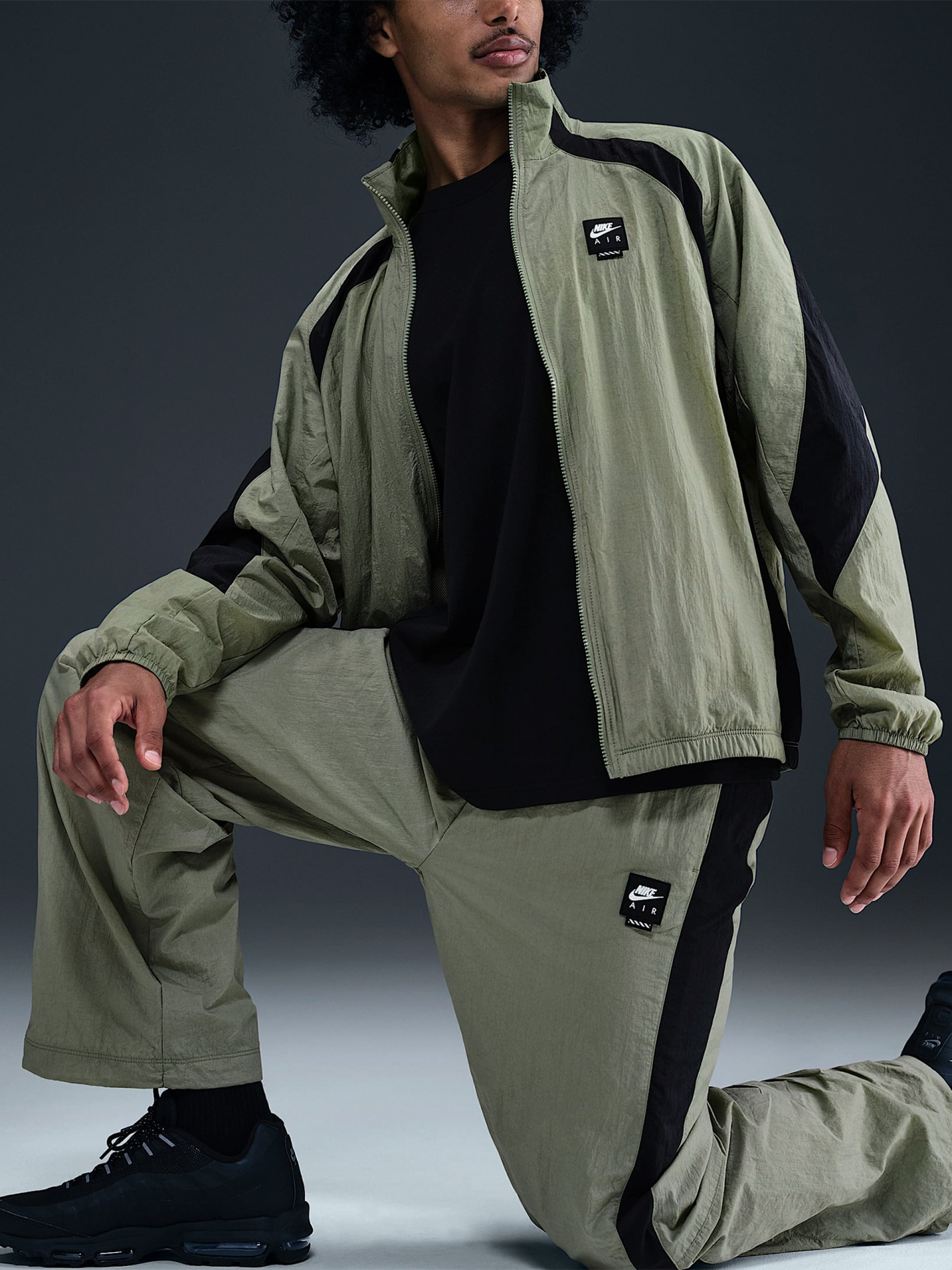 Pantalones Nike Air Woven Verdes y Negros Para Hombre