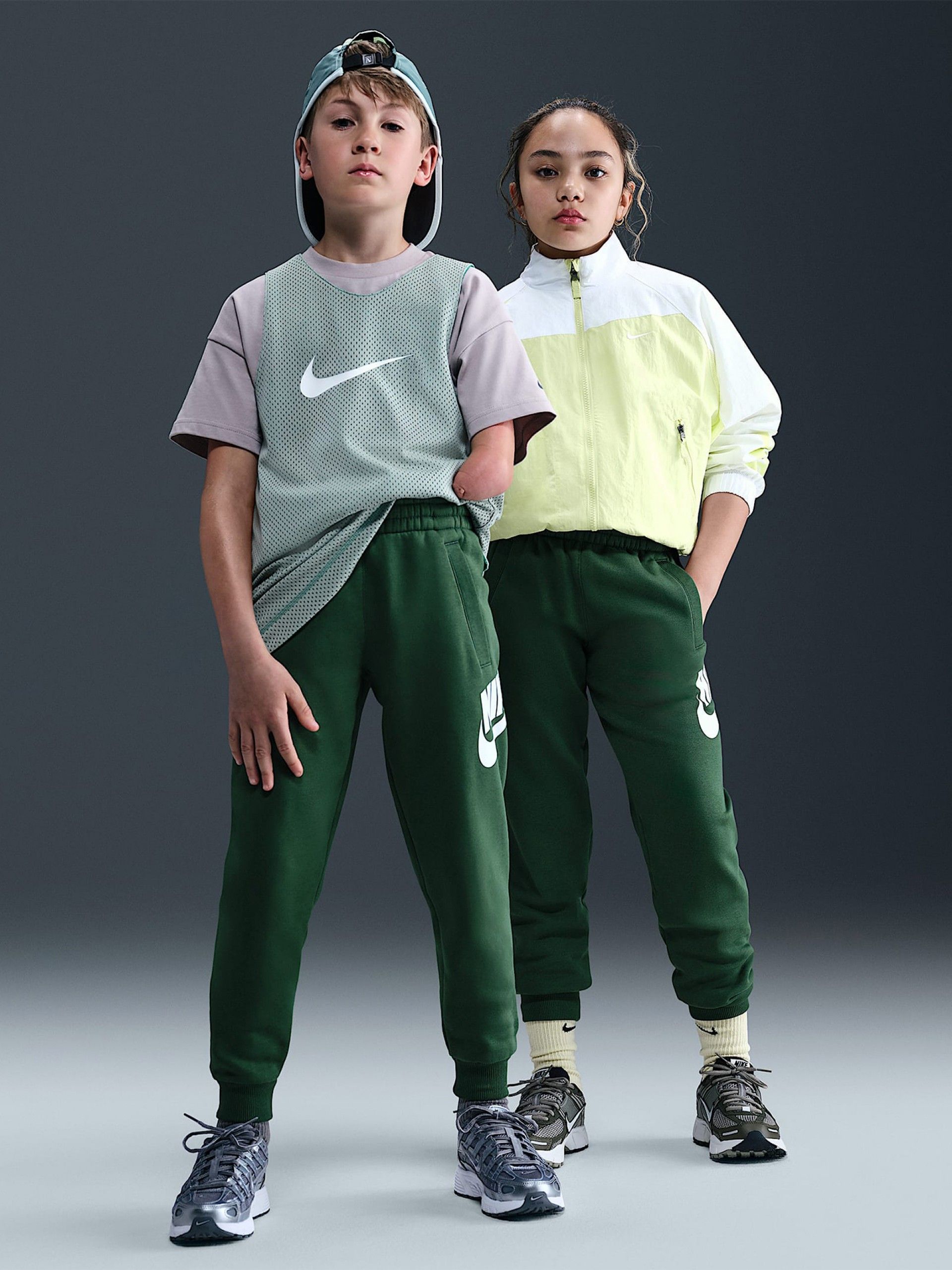 Nike Club Fleece Junior Green Trousers