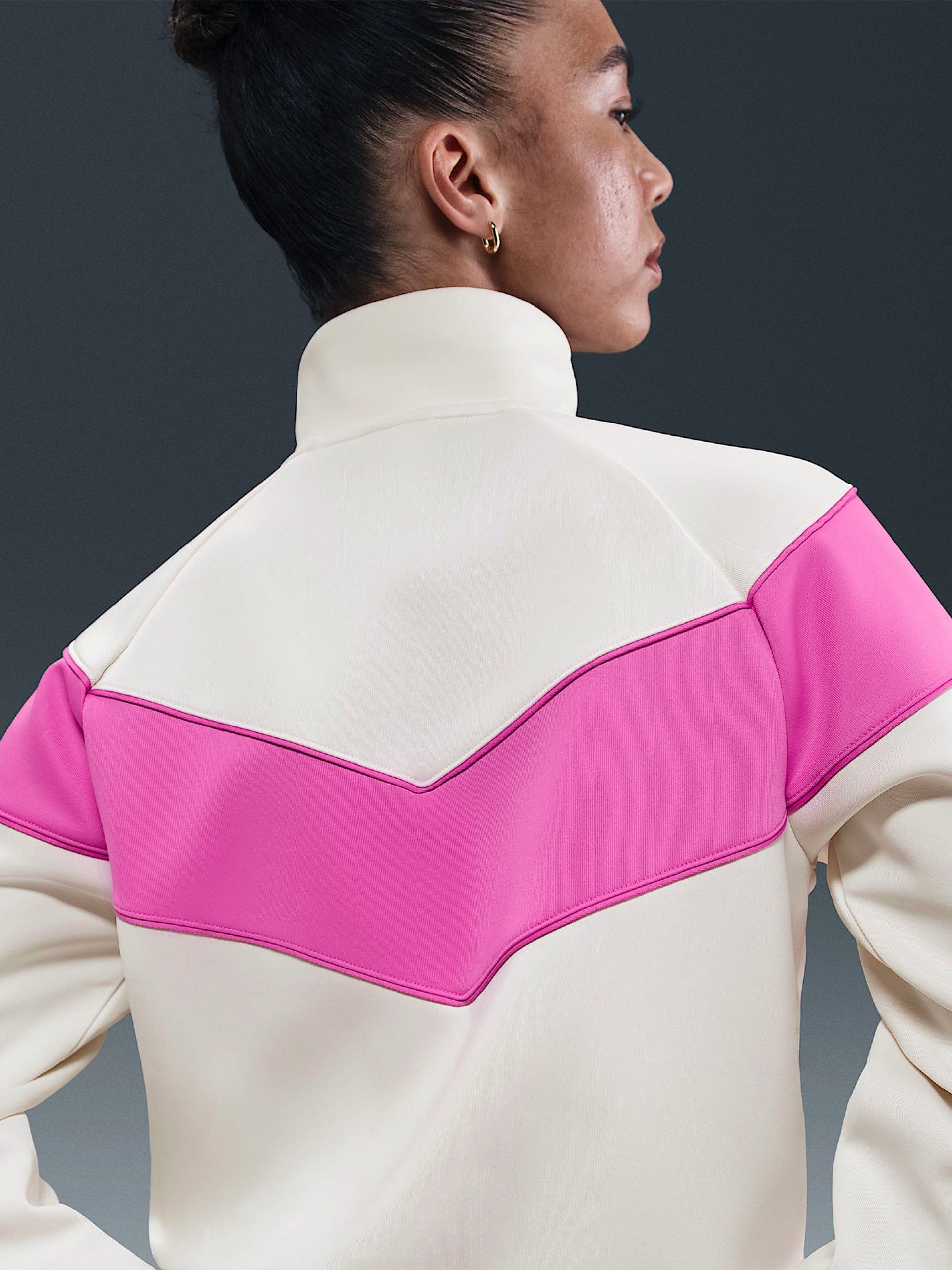 Chaqueta Nike Sportswear Windrunner Beige y Rosa Para Mujer