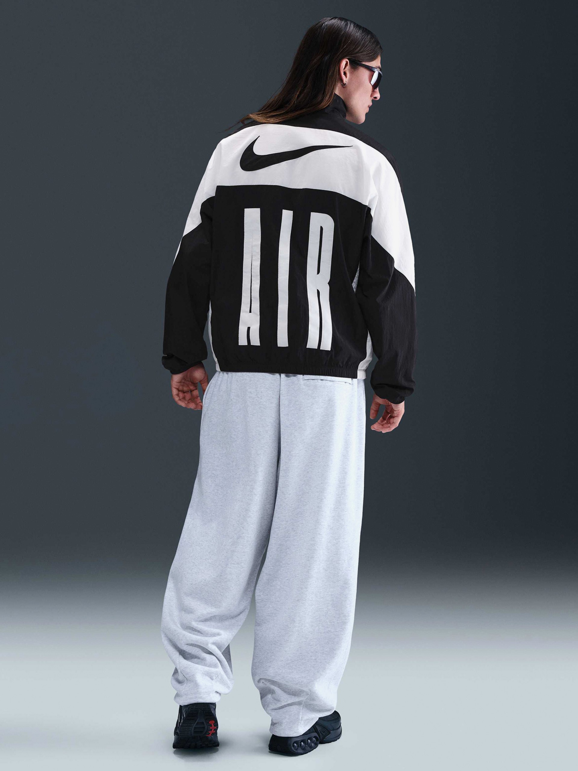 Chaqueta Nike Air Woven Negra y Blanca Para Hombre