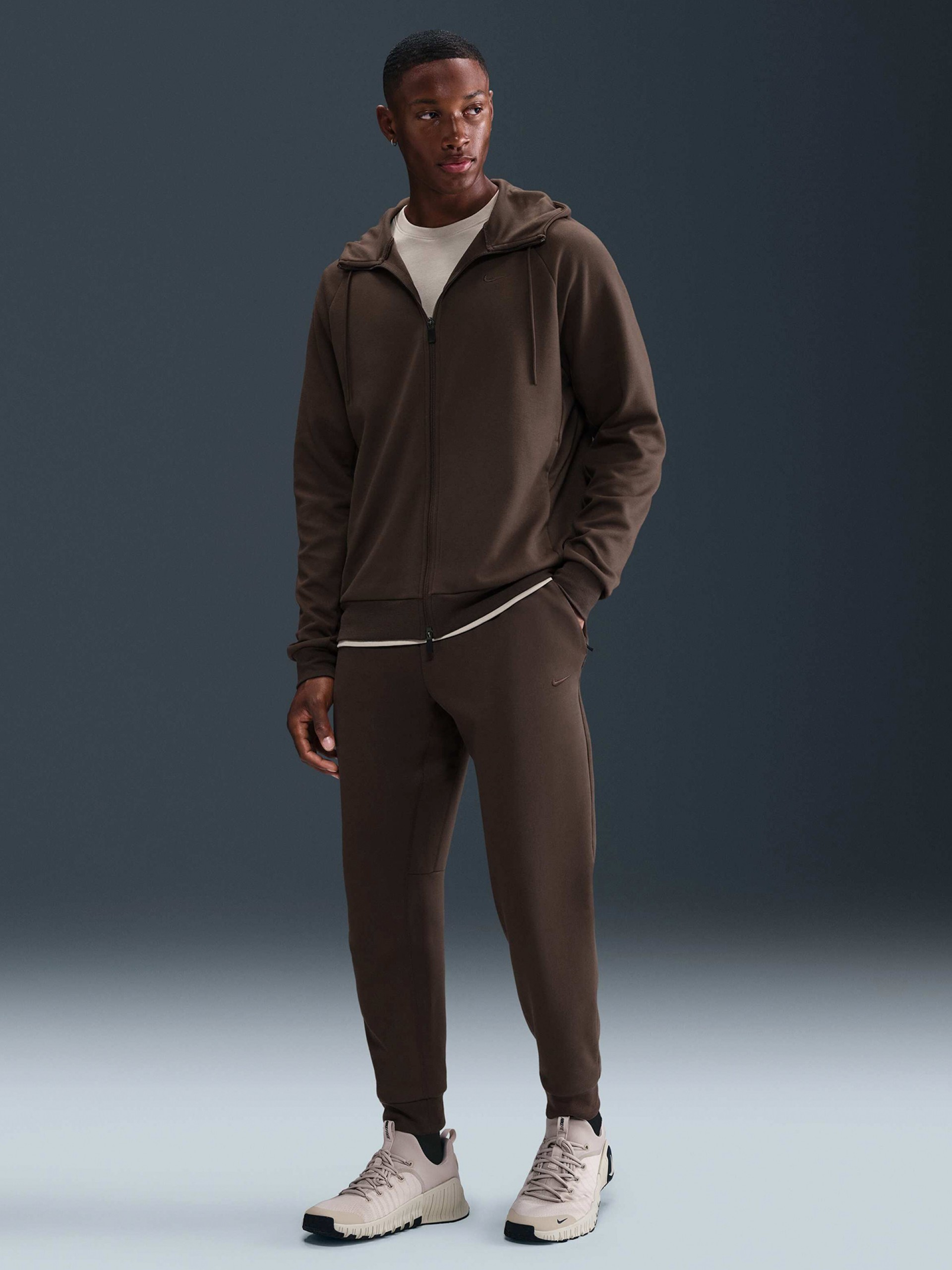 Pantalones Nike Primary Fleece Dri-FIT UV Marrones Para Hombre