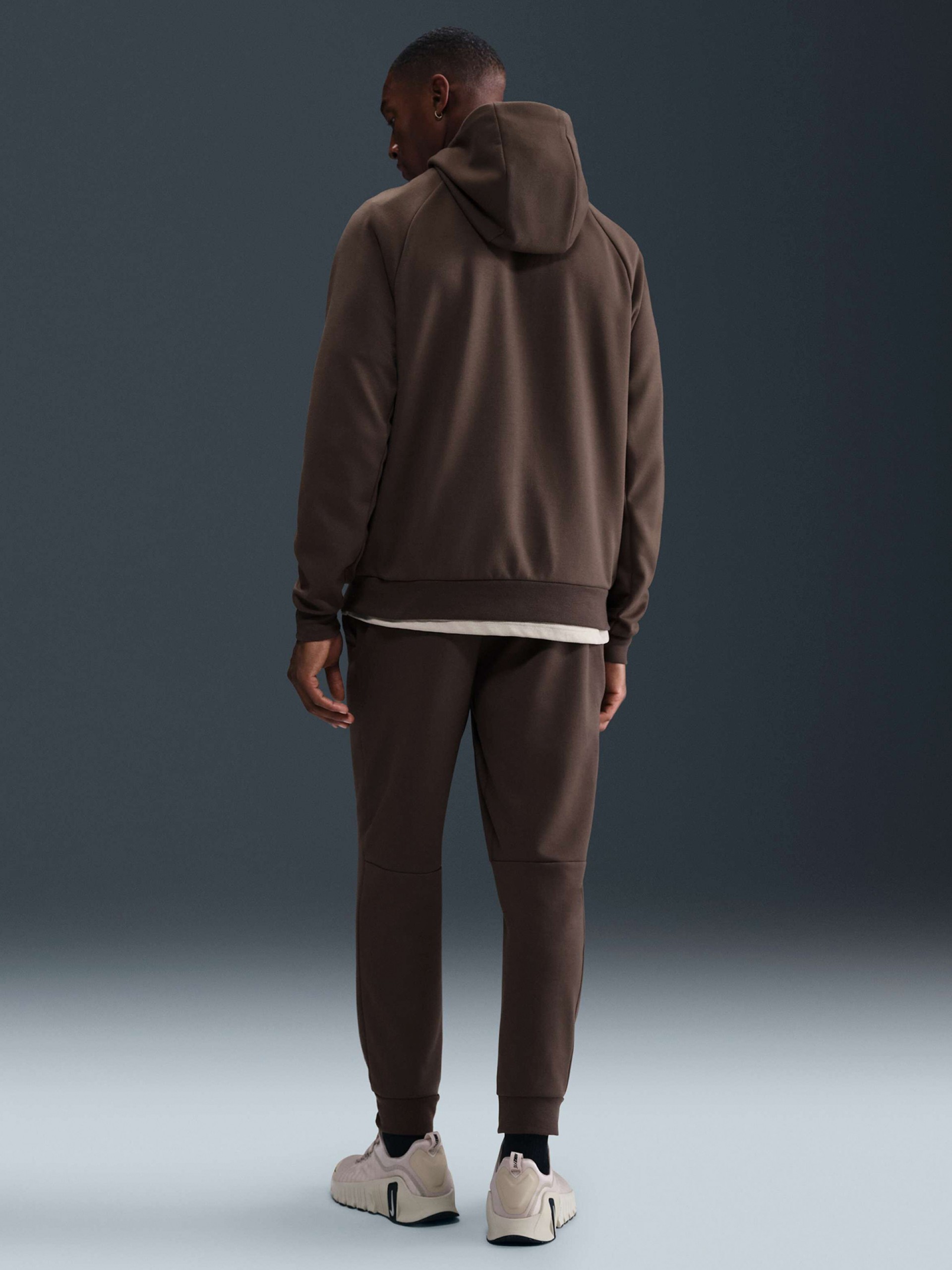 Pantalones Nike Primary Fleece Dri-FIT UV Marrones Para Hombre