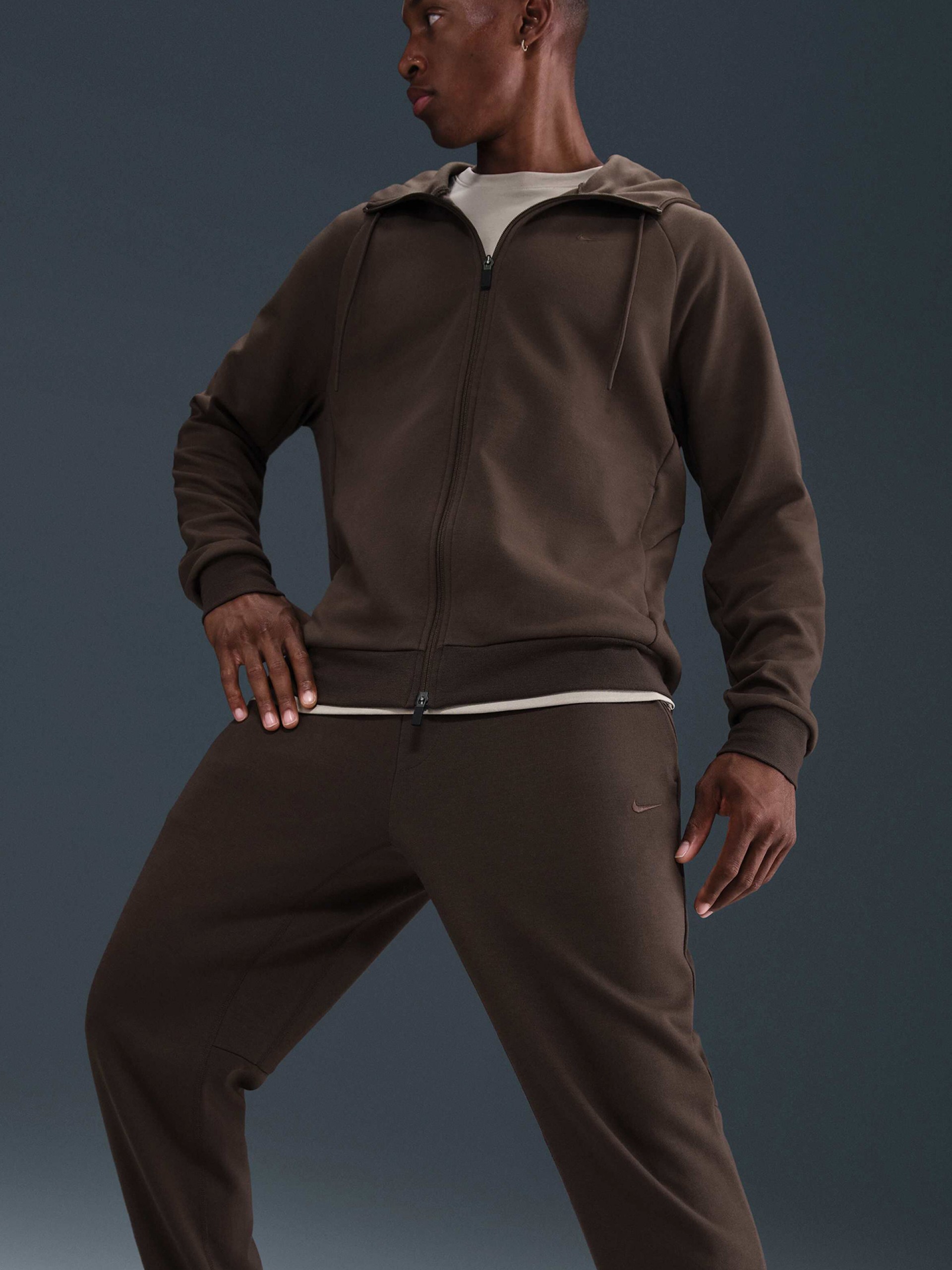 Pantalones Nike Primary Fleece Dri-FIT UV Marrones Para Hombre