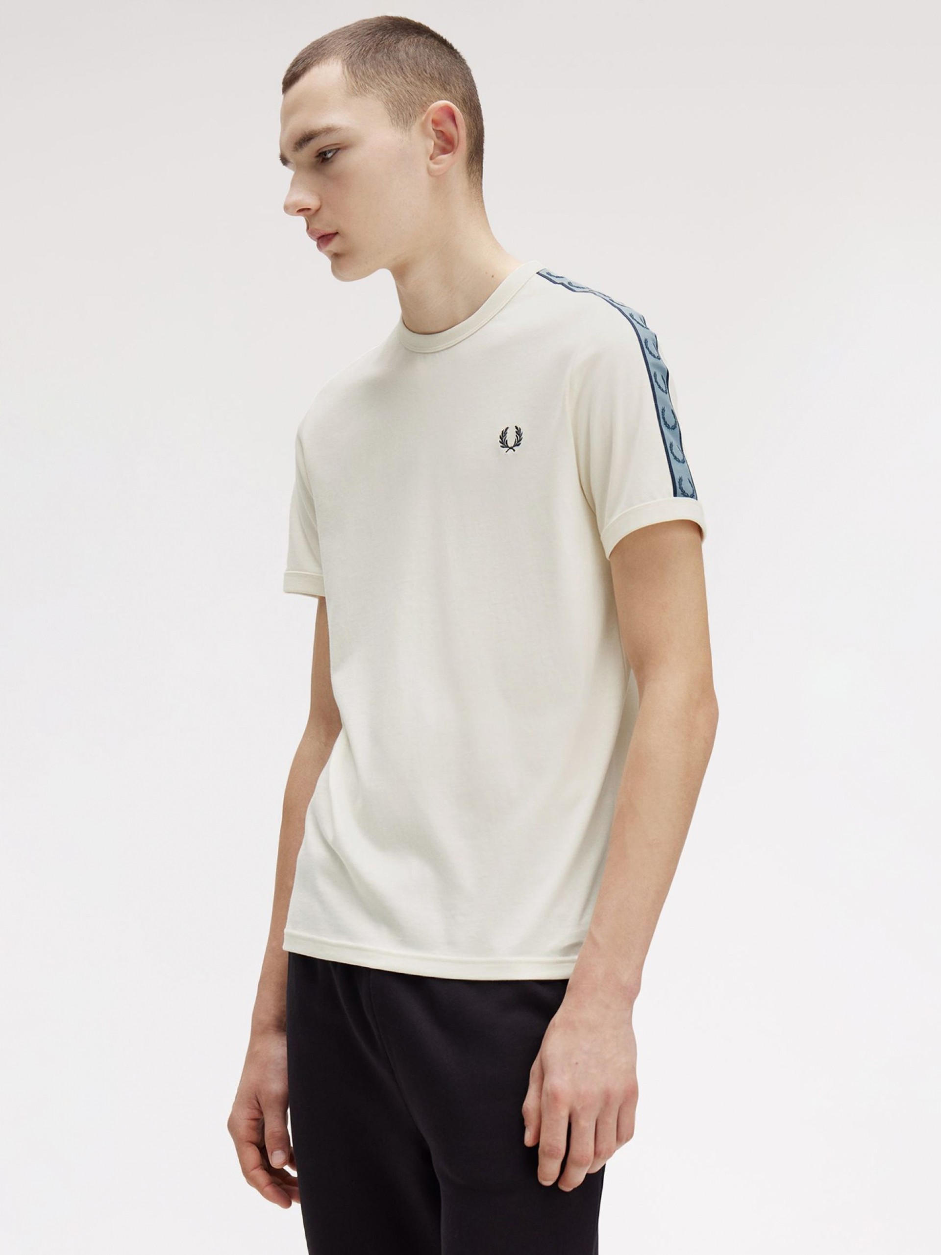 Camiseta Fred Perry Contrast Tape Ringer Beige y Azul