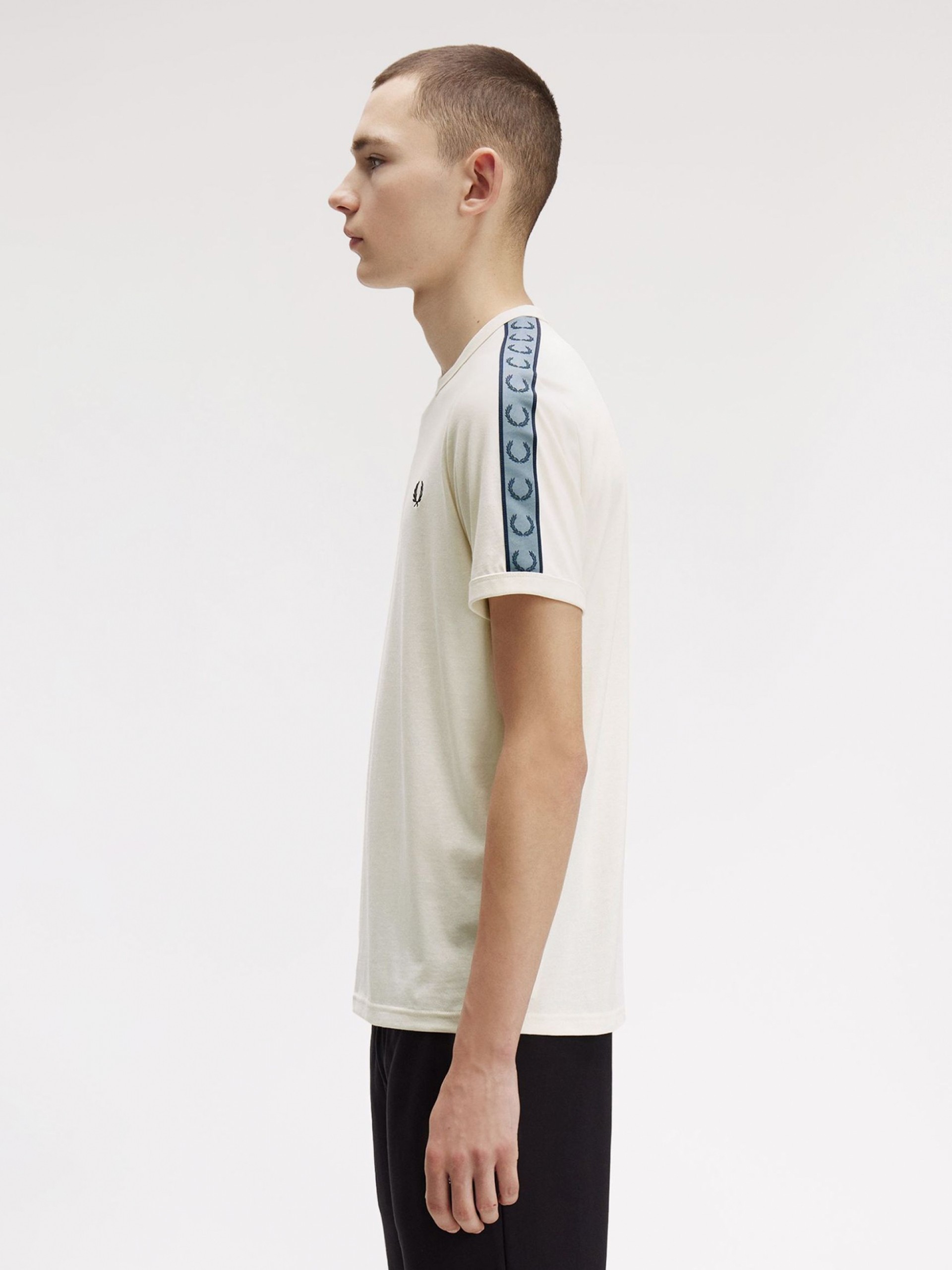 Camiseta Fred Perry Contrast Tape Ringer Beige y Azul