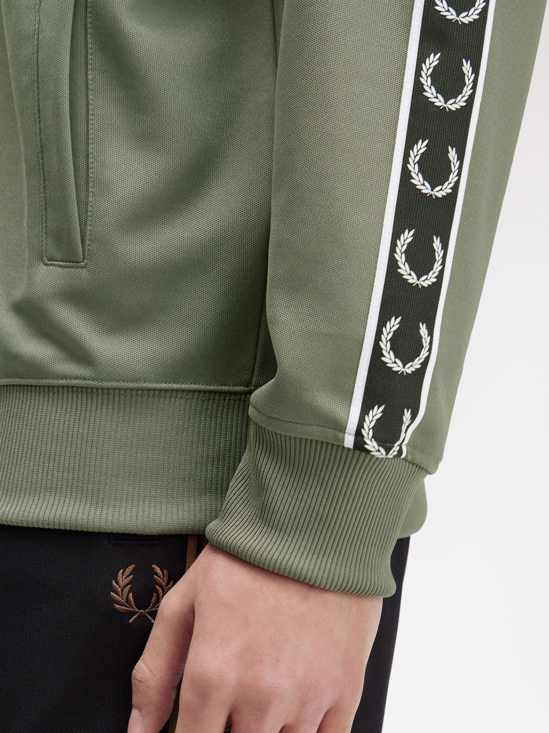 Chaqueta Fred Perry Taped Track Verde