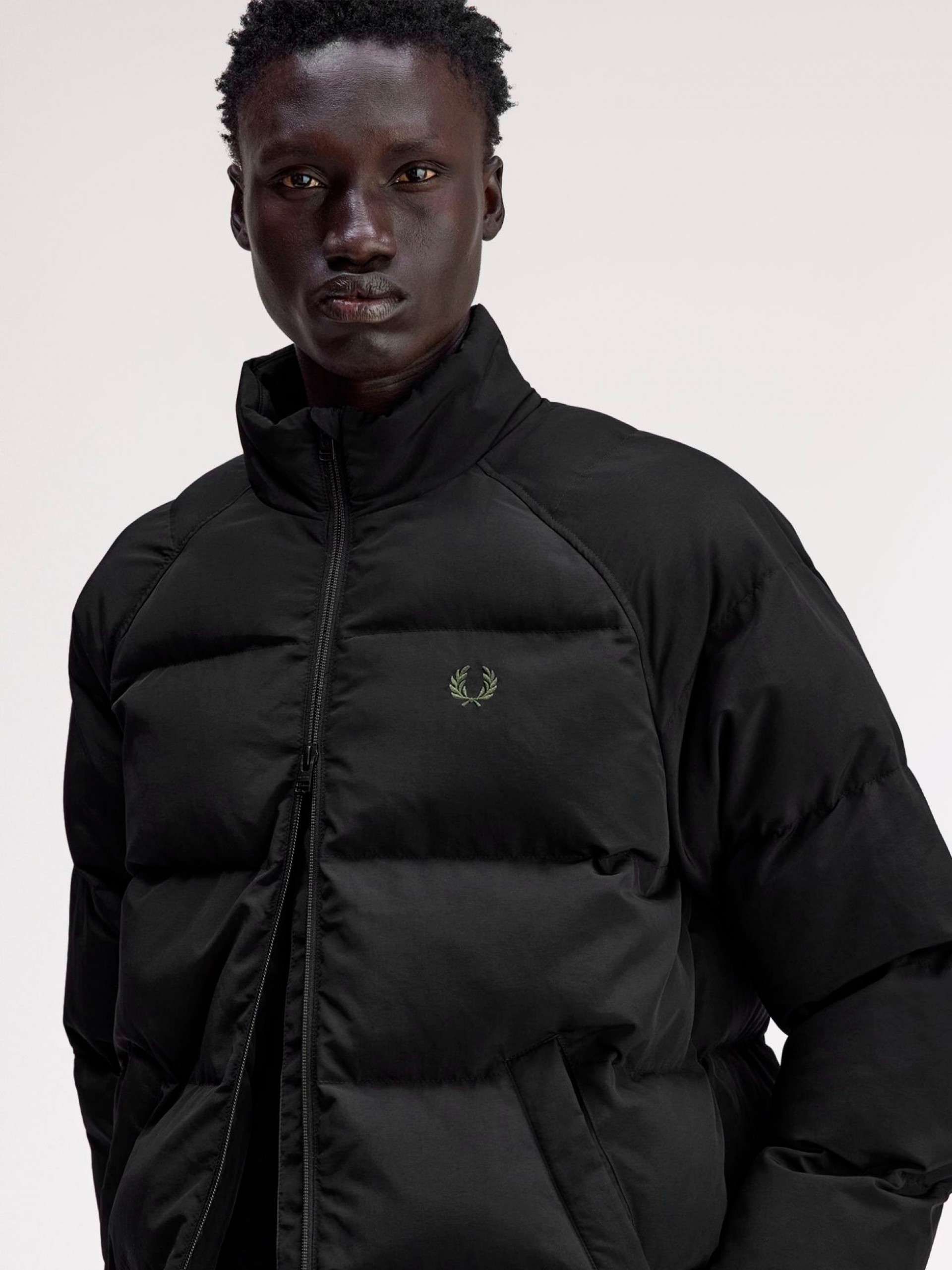 Casaco Fred Perry Raglan Sleeve Padded Preto