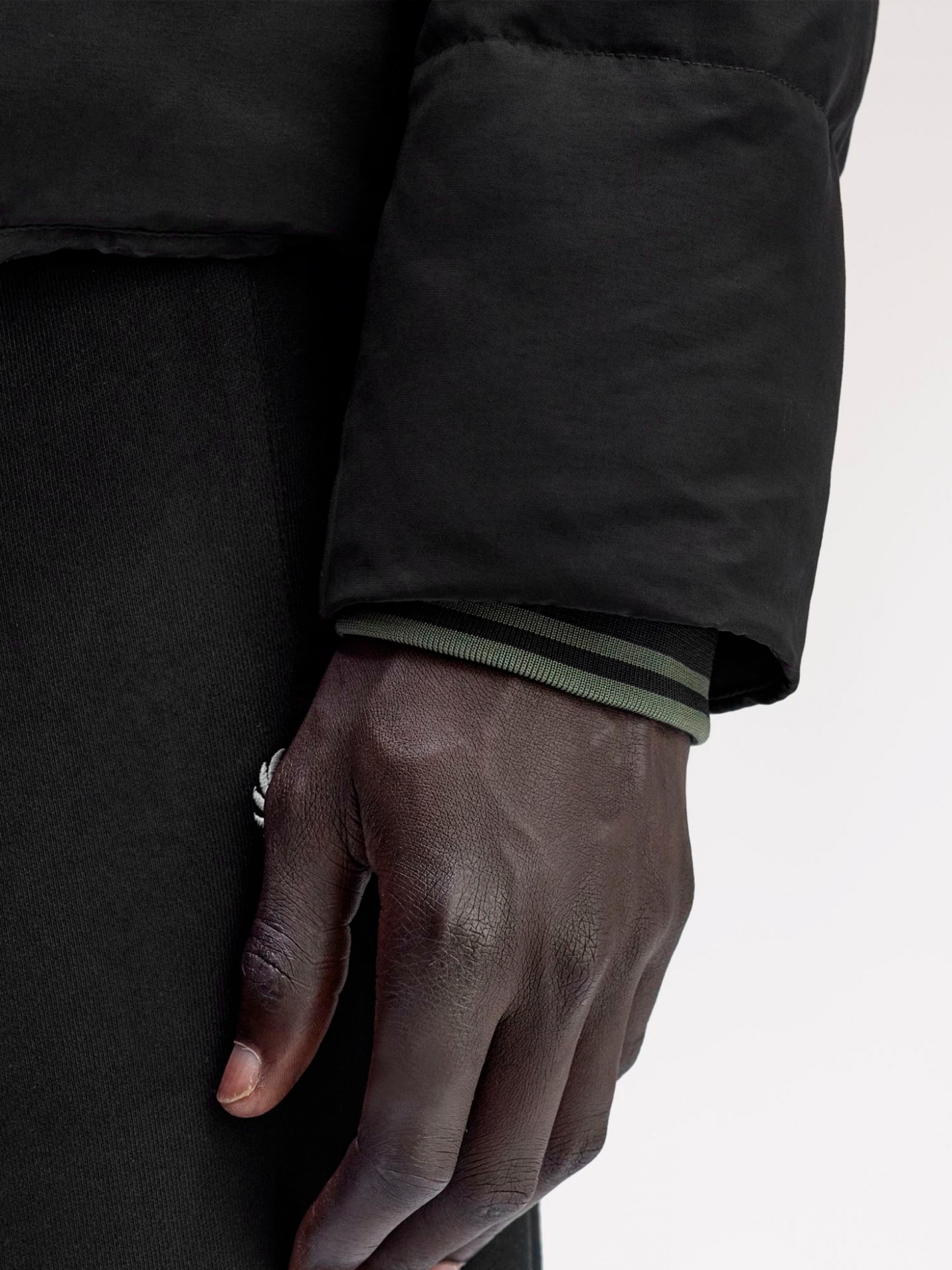 Chaqueta Fred Perry Raglan Sleeve Padded Negra