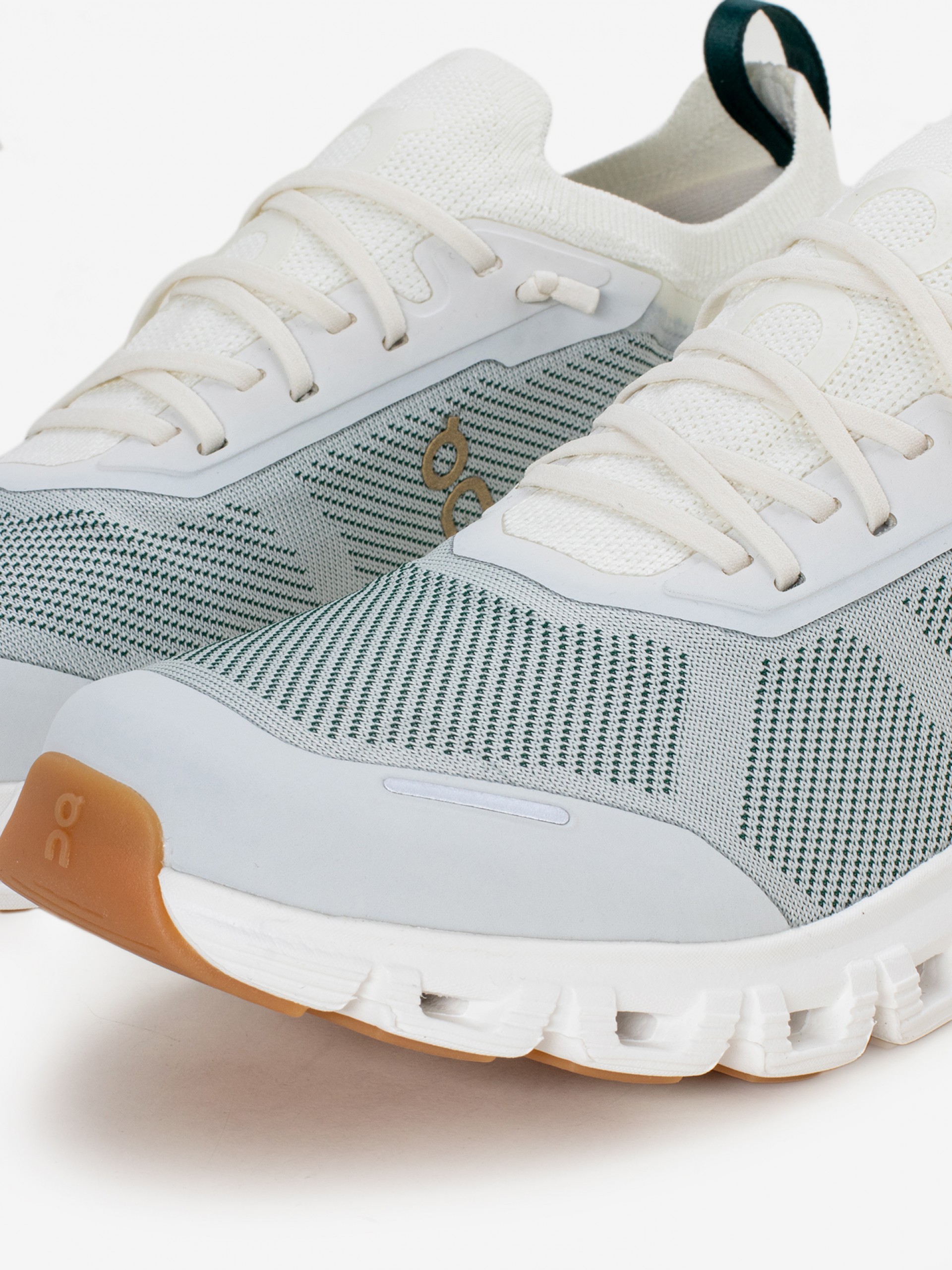 On Running Cloud 6 Versa Green and Beige W Sneakers