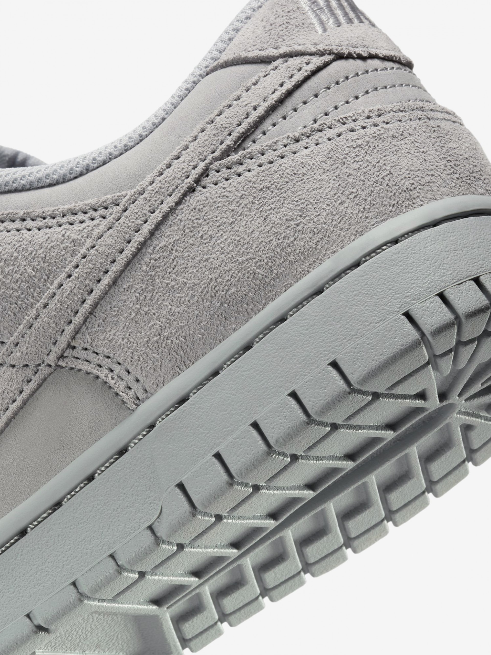 Nike Dunk Low Retro SE Grey Sneakers For Men