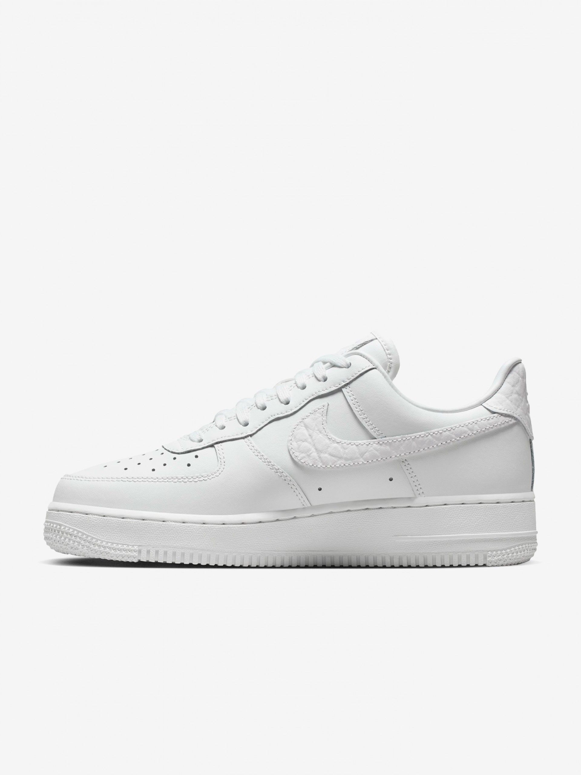 Sapatilhas Nike Air Force 1 07 Low Brancas Para Mulher