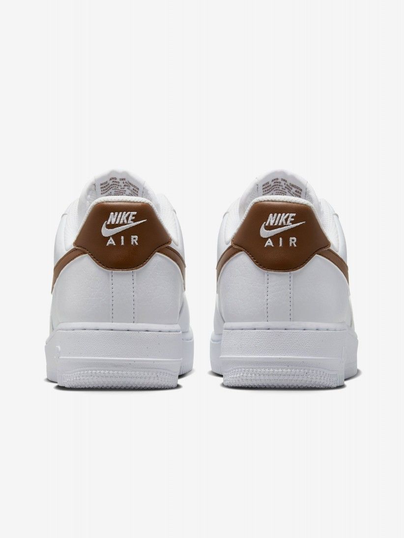 Sapatilhas Nike Air Force 1 Next Nature Brancas e Castanhas Para Mulher