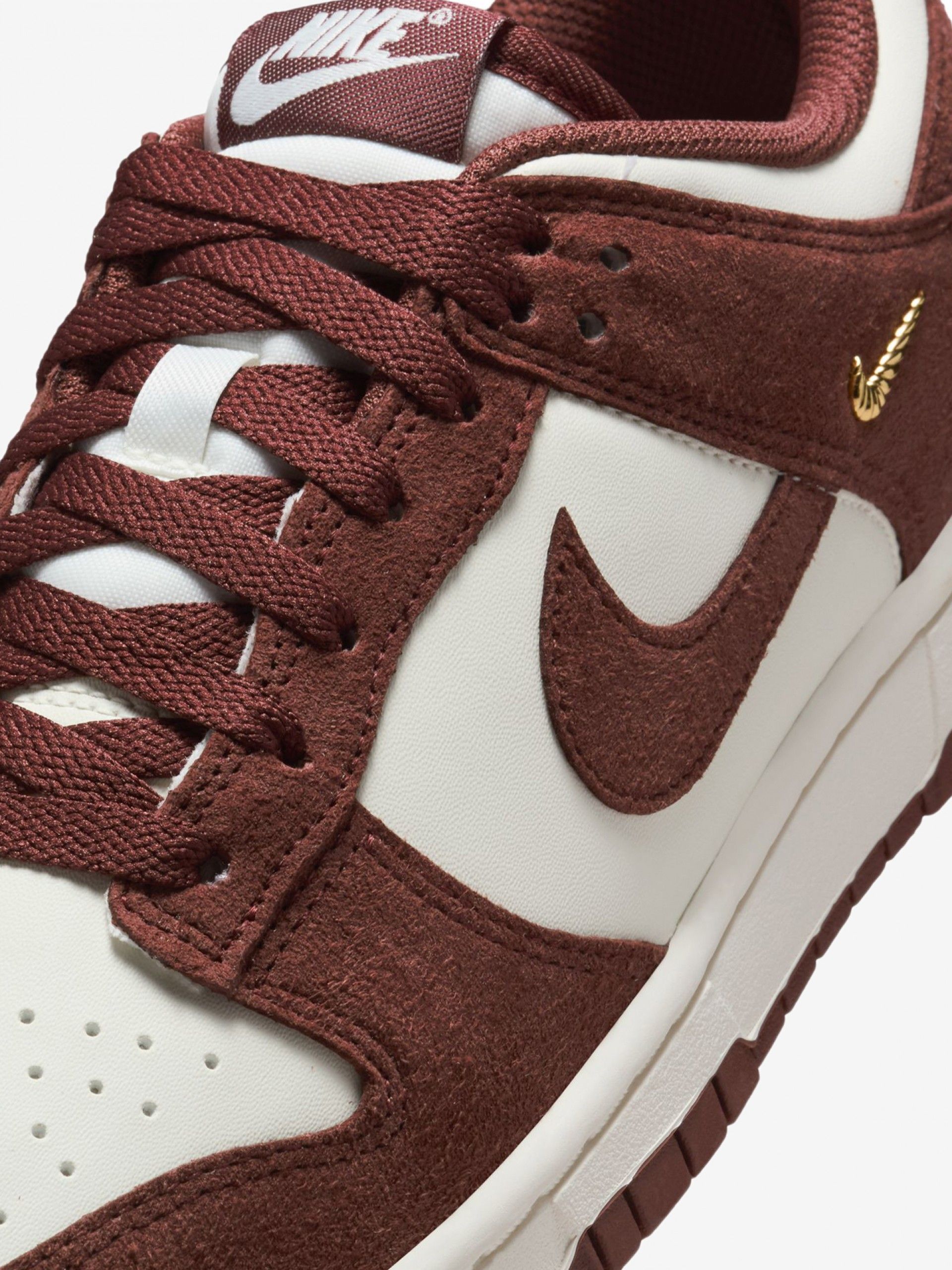 Sapatilhas Nike Dunk Low Castanhas e Brancas Para Mulher