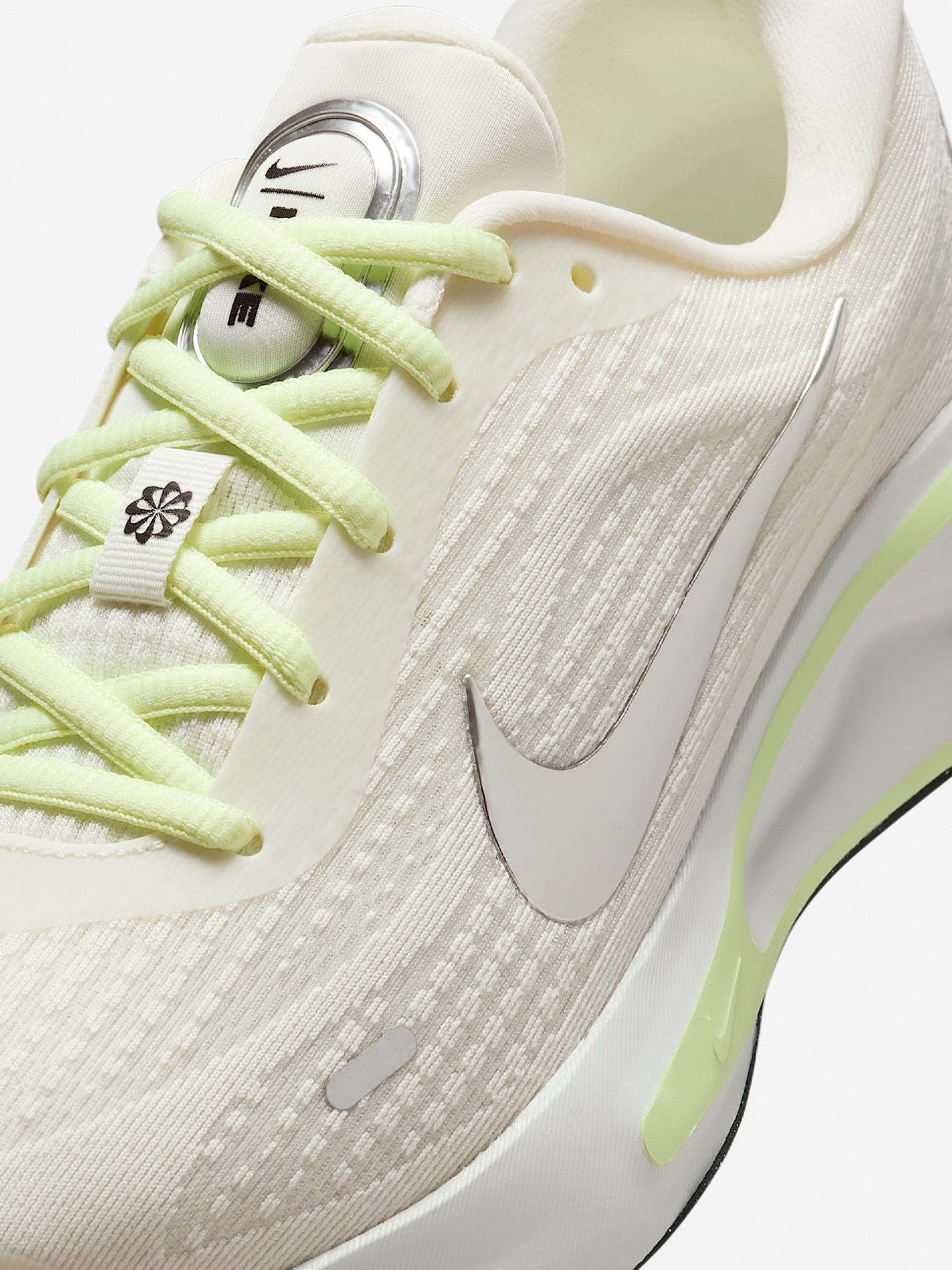 Zapatillas de Running Nike Journey Run Road Beige y Verdes Para Mujer