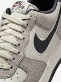 Sapatilhas Nike Air Force 1 07 LV8 Cinzentas e Pretas Em Pele e Camura Para Homem