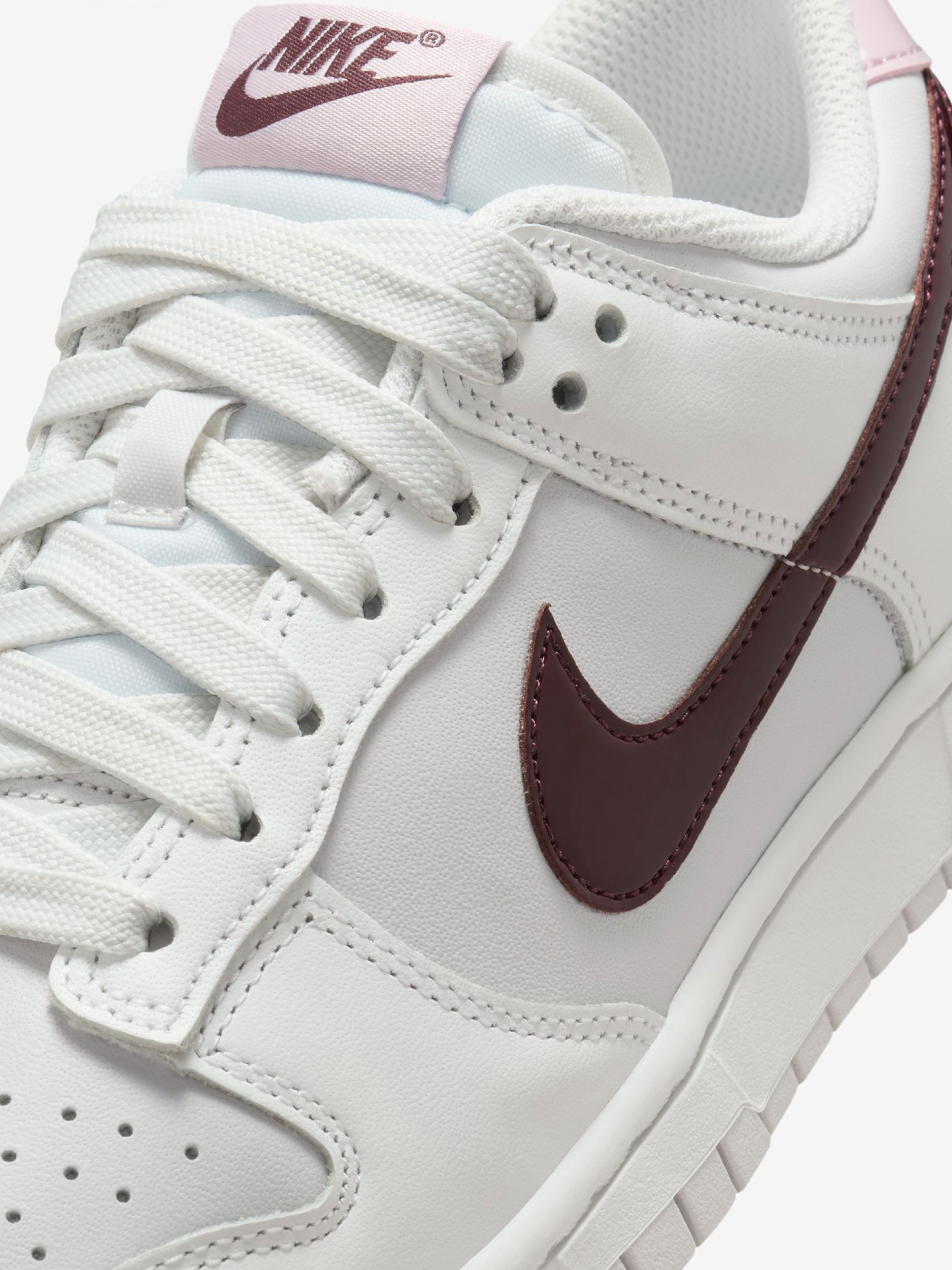 Sapatilhas Nike Dunk Low Cinzentas e Bordeaux Para Mulher