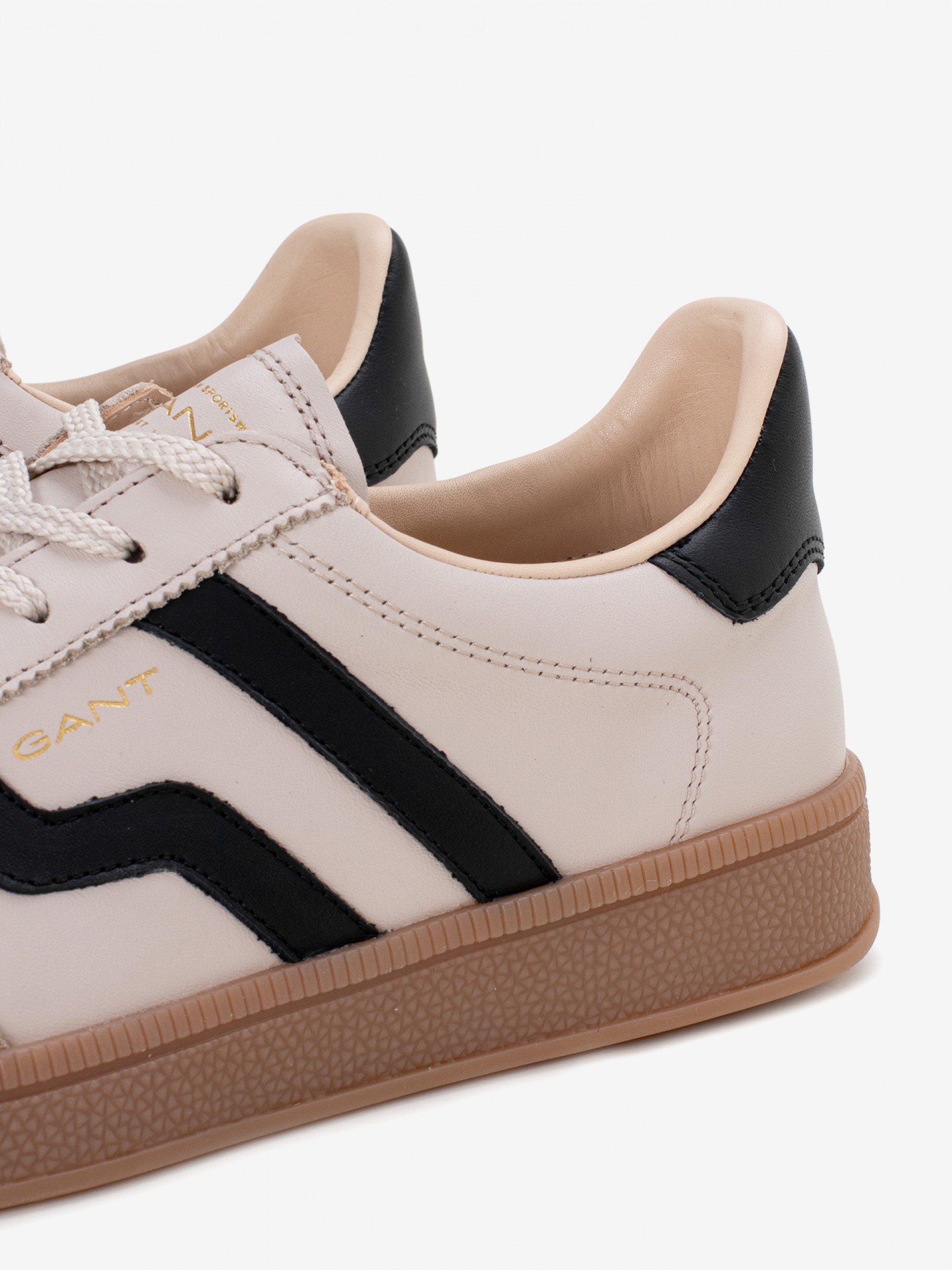 Sapatilhas Gant Cuzima Bege e Pretas Em Pele e Camurça Para Mulher