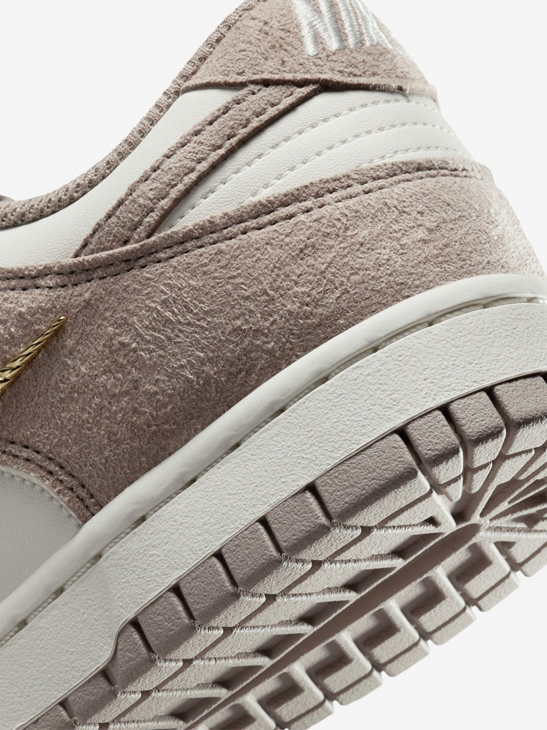Nike Dunk Low Beige Sneakers For Women